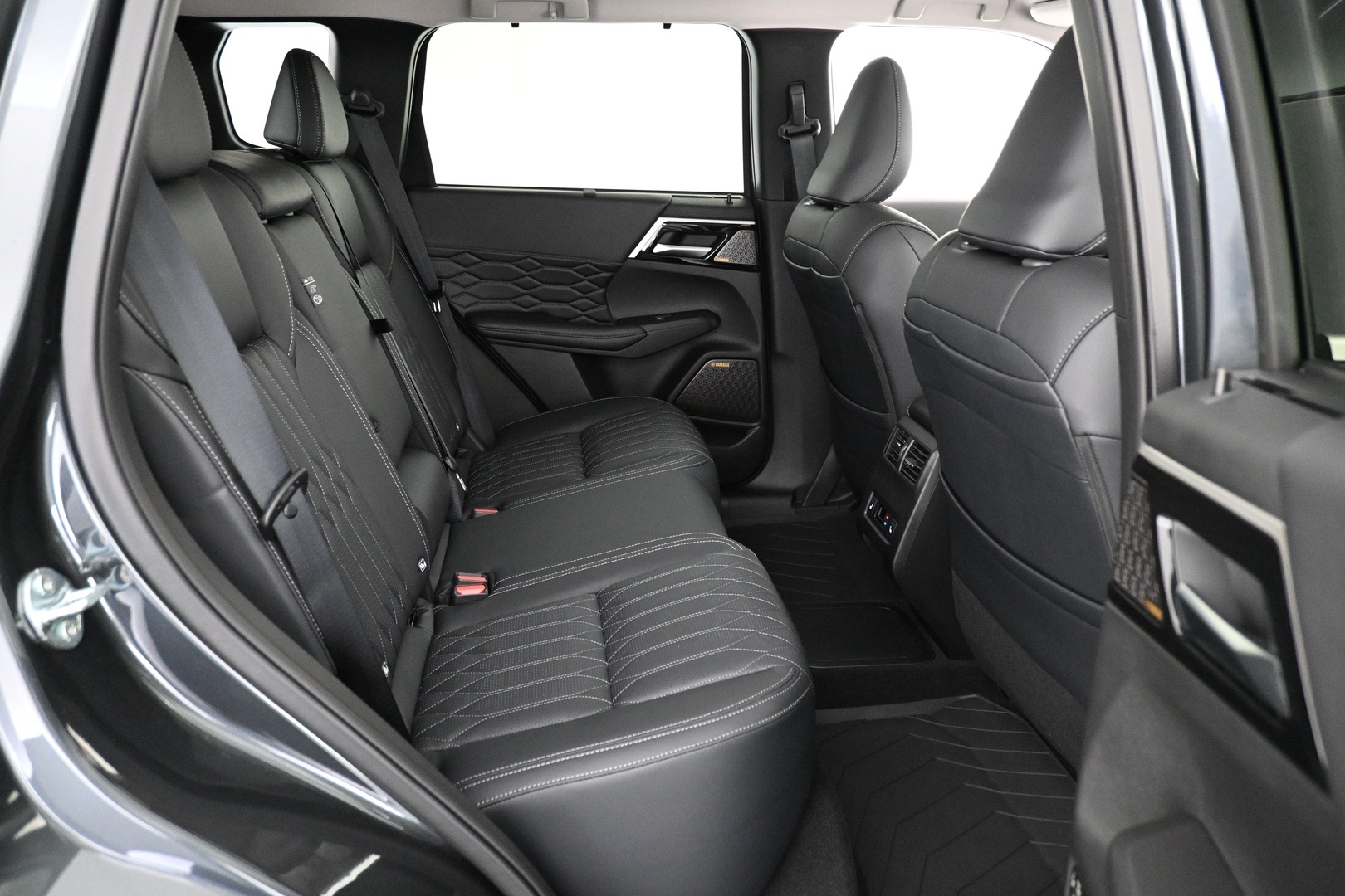 MITSUBISHI Outlander 2025