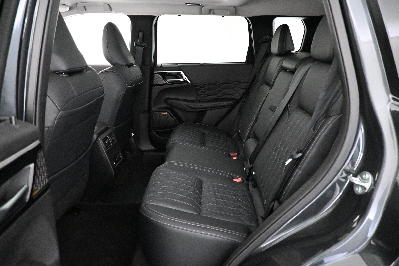 MITSUBISHI Outlander 2025