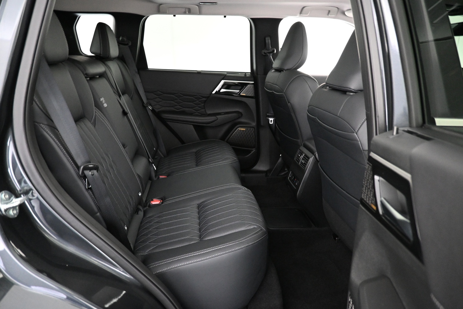 MITSUBISHI Outlander 2025