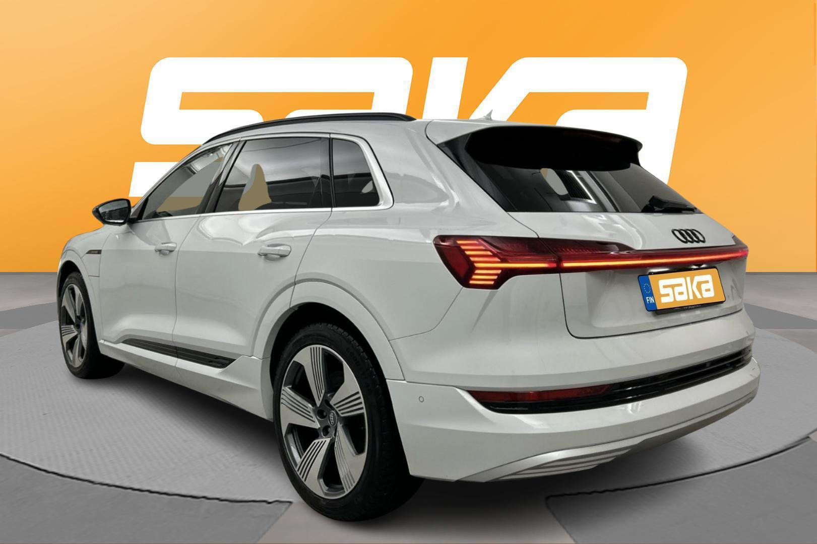 AUDI e-tron 2019