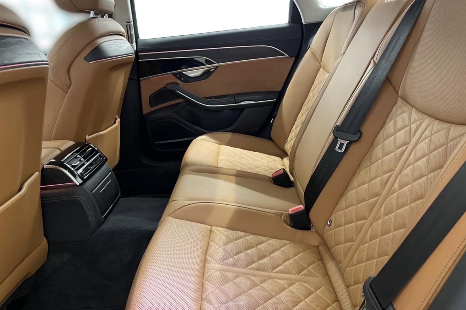AUDI A8 2023