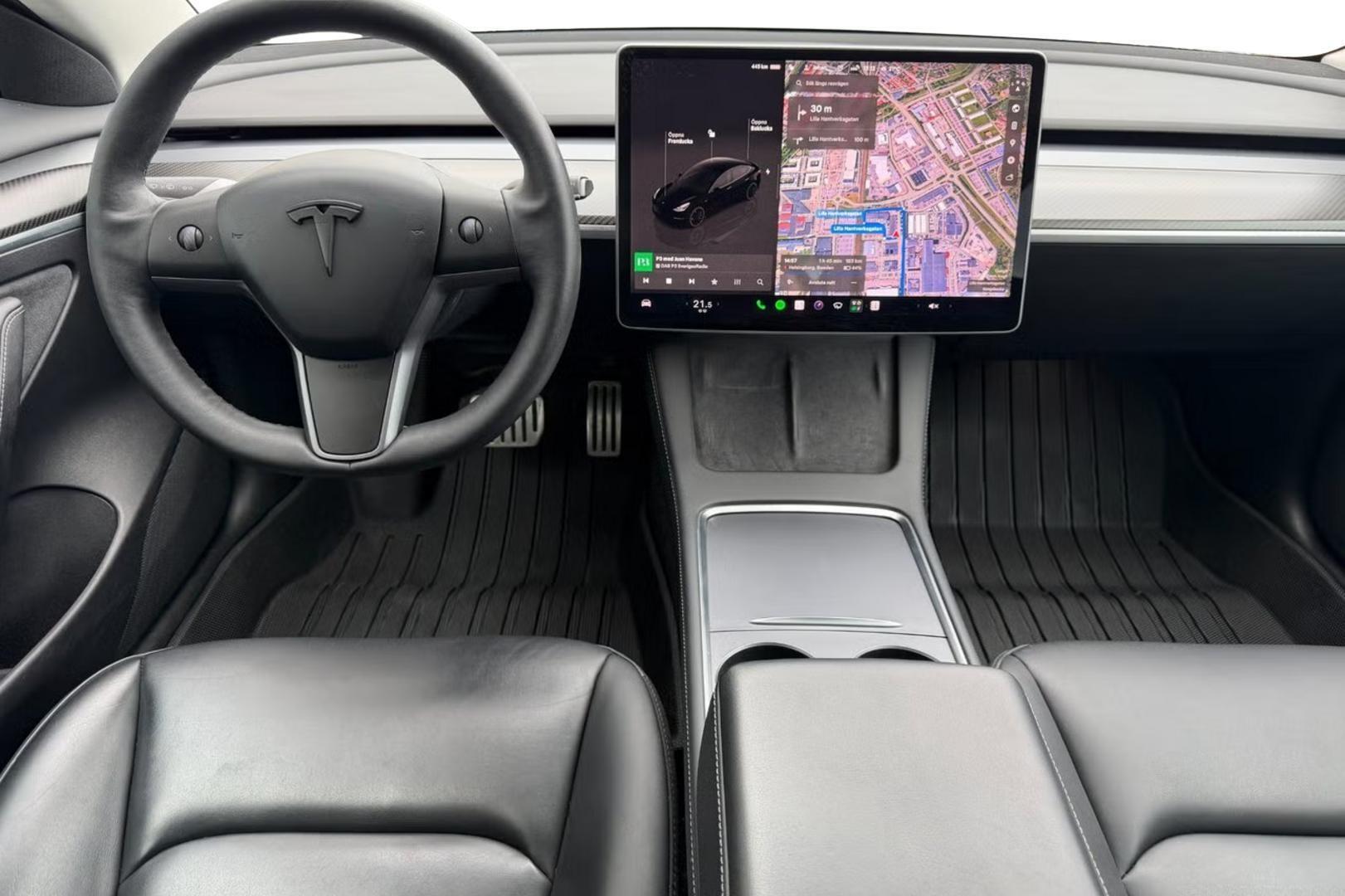 TESLA Model 3 2022
