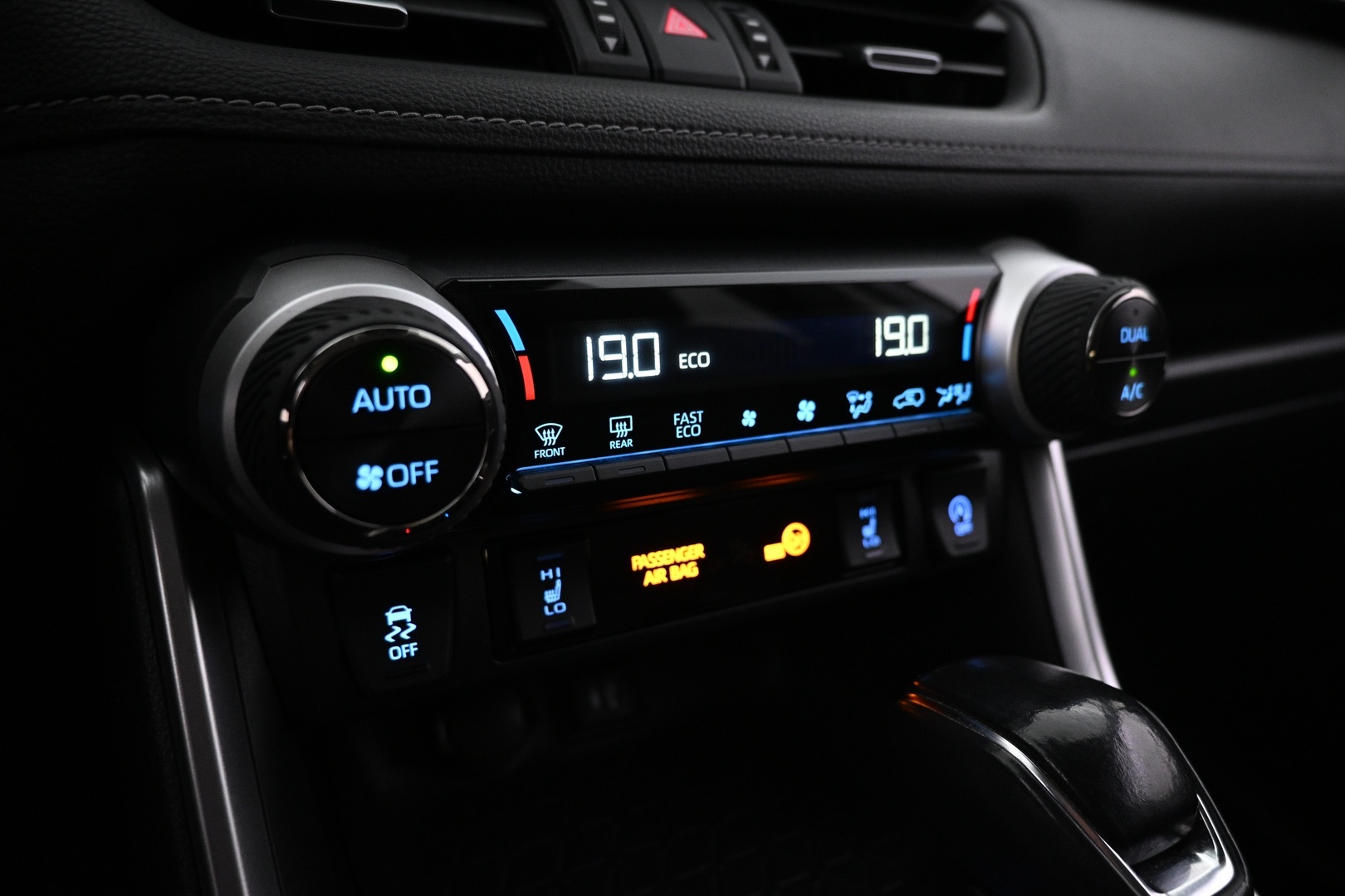 TOYOTA RAV4 2020