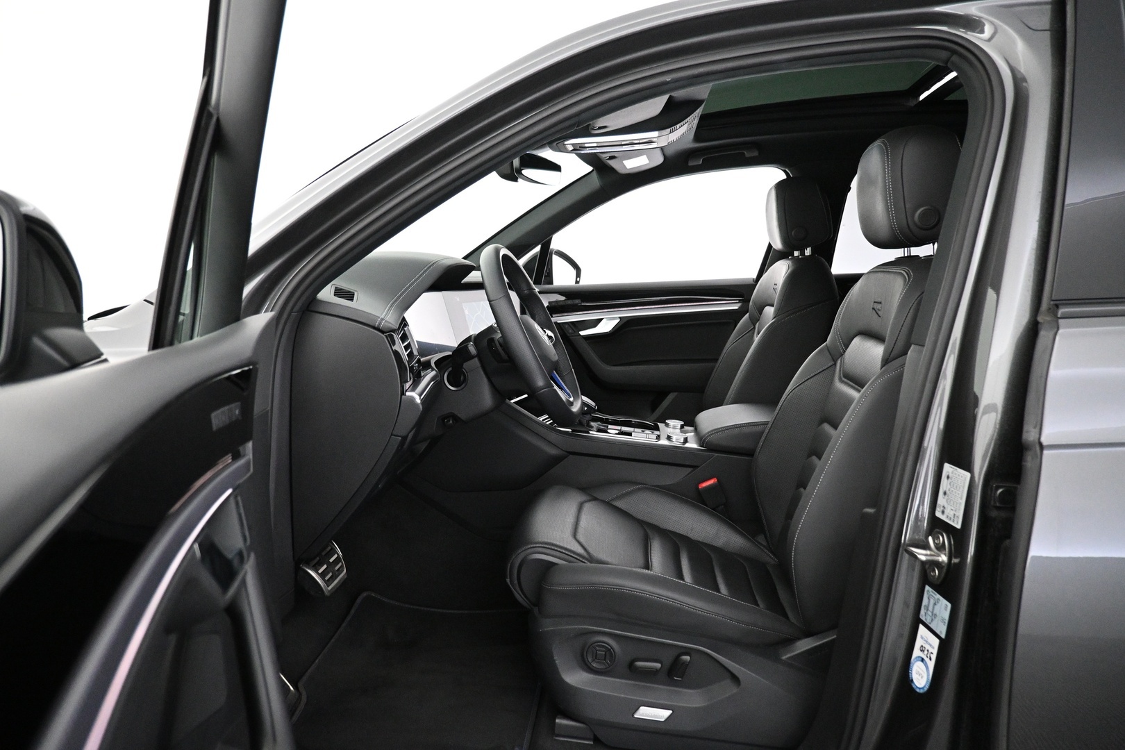 VOLKSWAGEN Touareg 2023