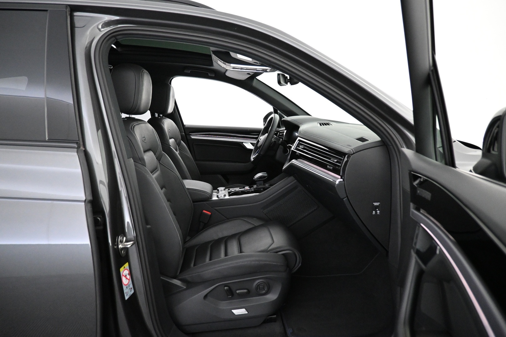 VOLKSWAGEN Touareg 2023