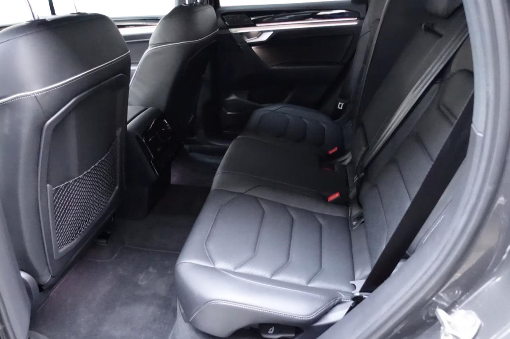 VOLKSWAGEN Touareg 2023