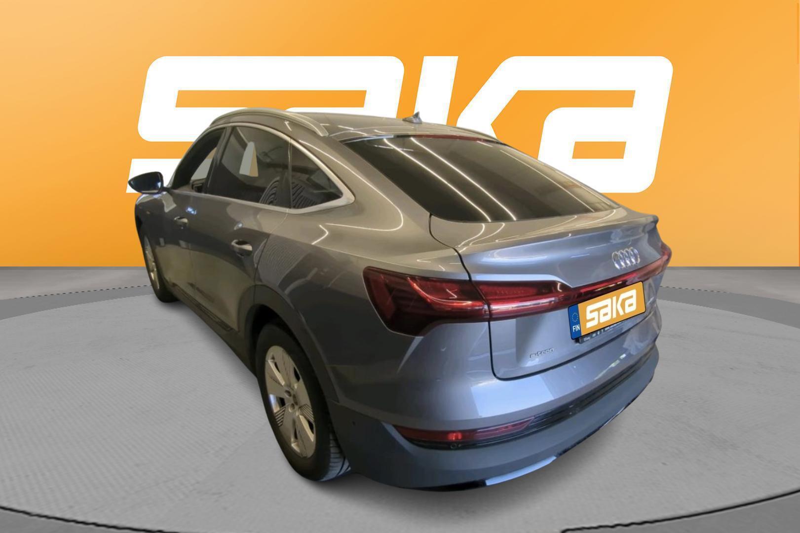 AUDI e-tron 2022