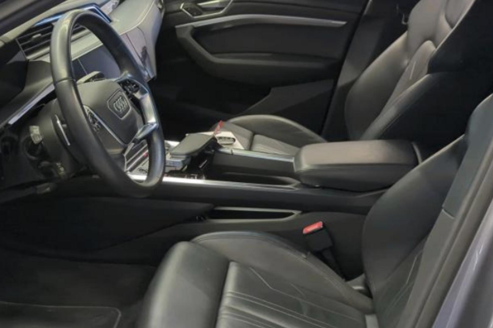 AUDI e-tron 2022