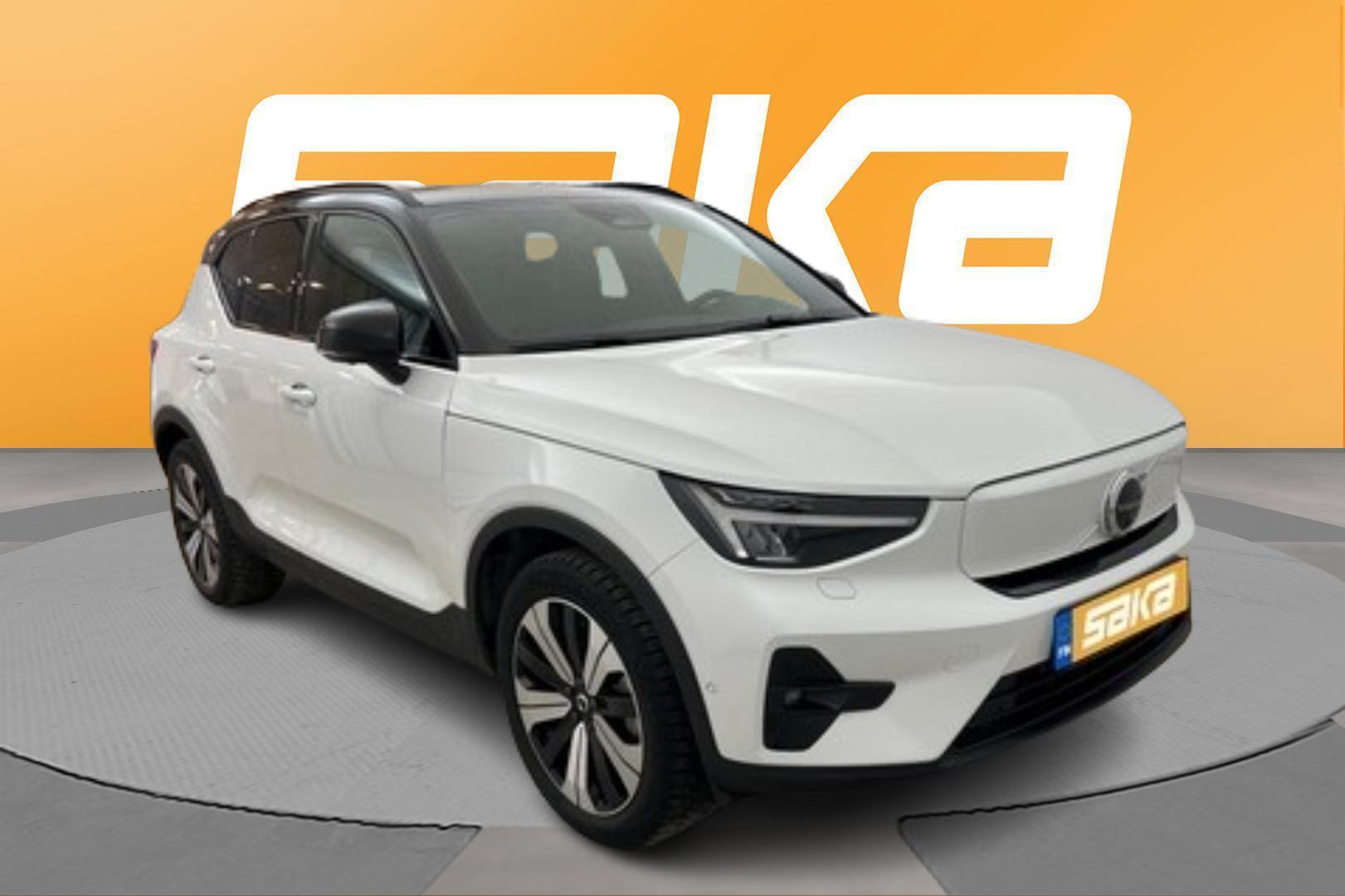 VOLVO XC40 2023