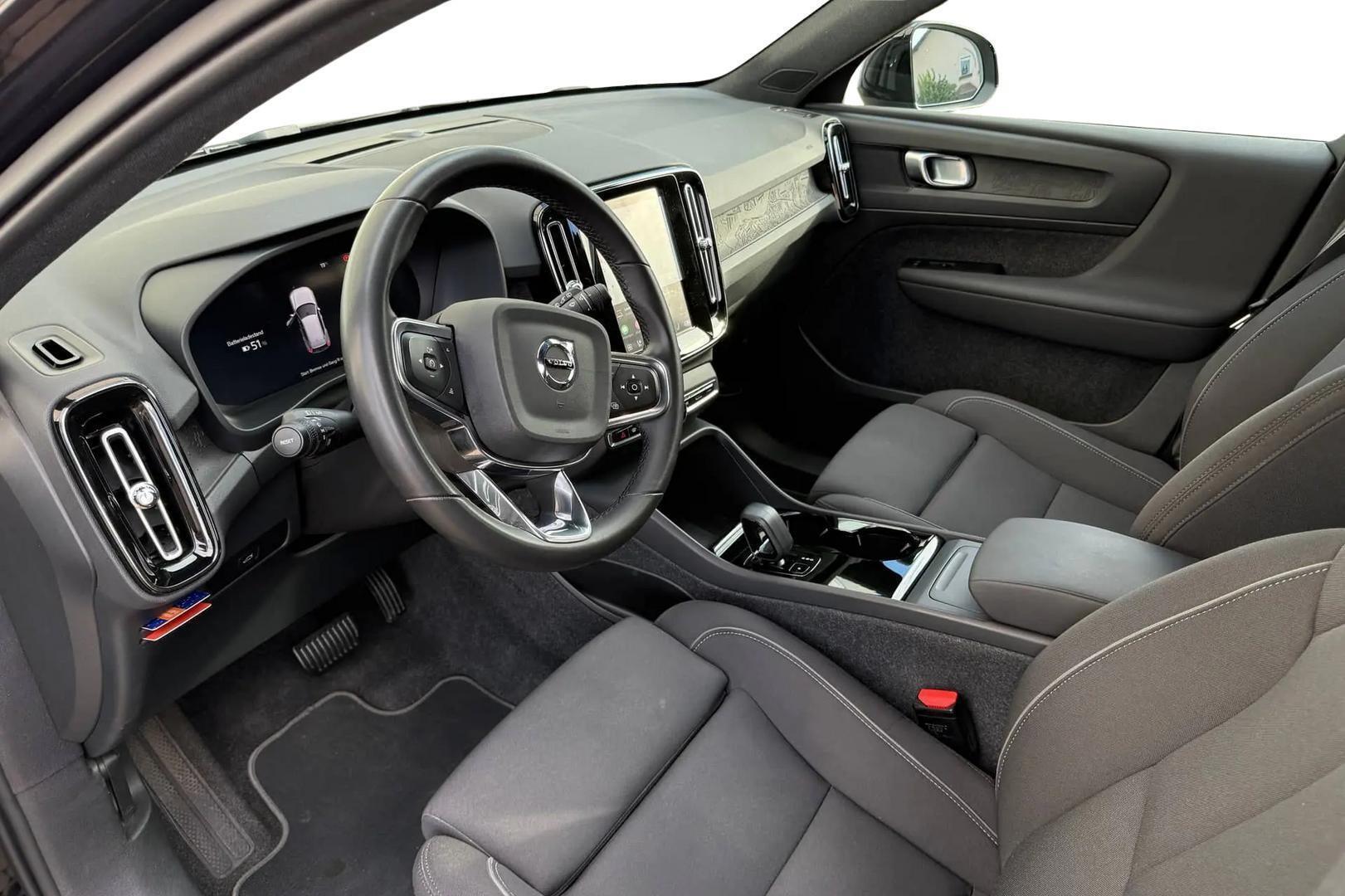 VOLVO XC40 2024