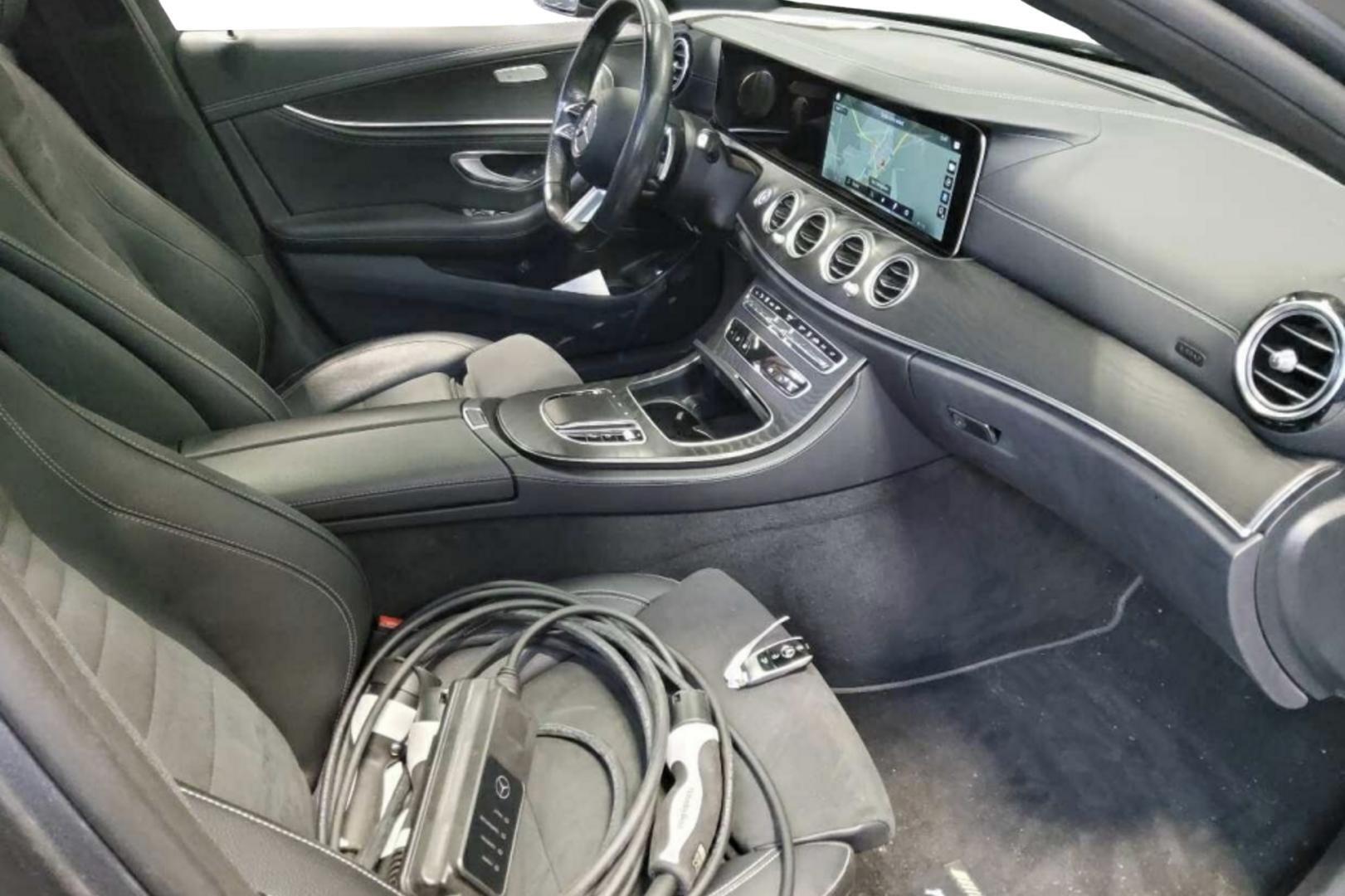 MERCEDES-BENZ E 2023