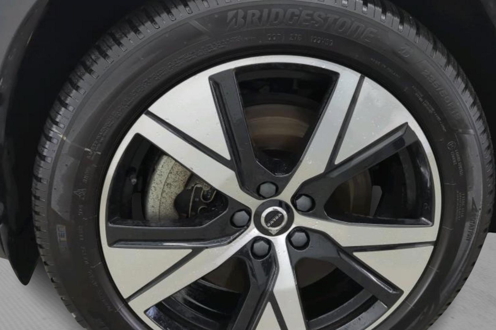 VOLVO XC40 2021