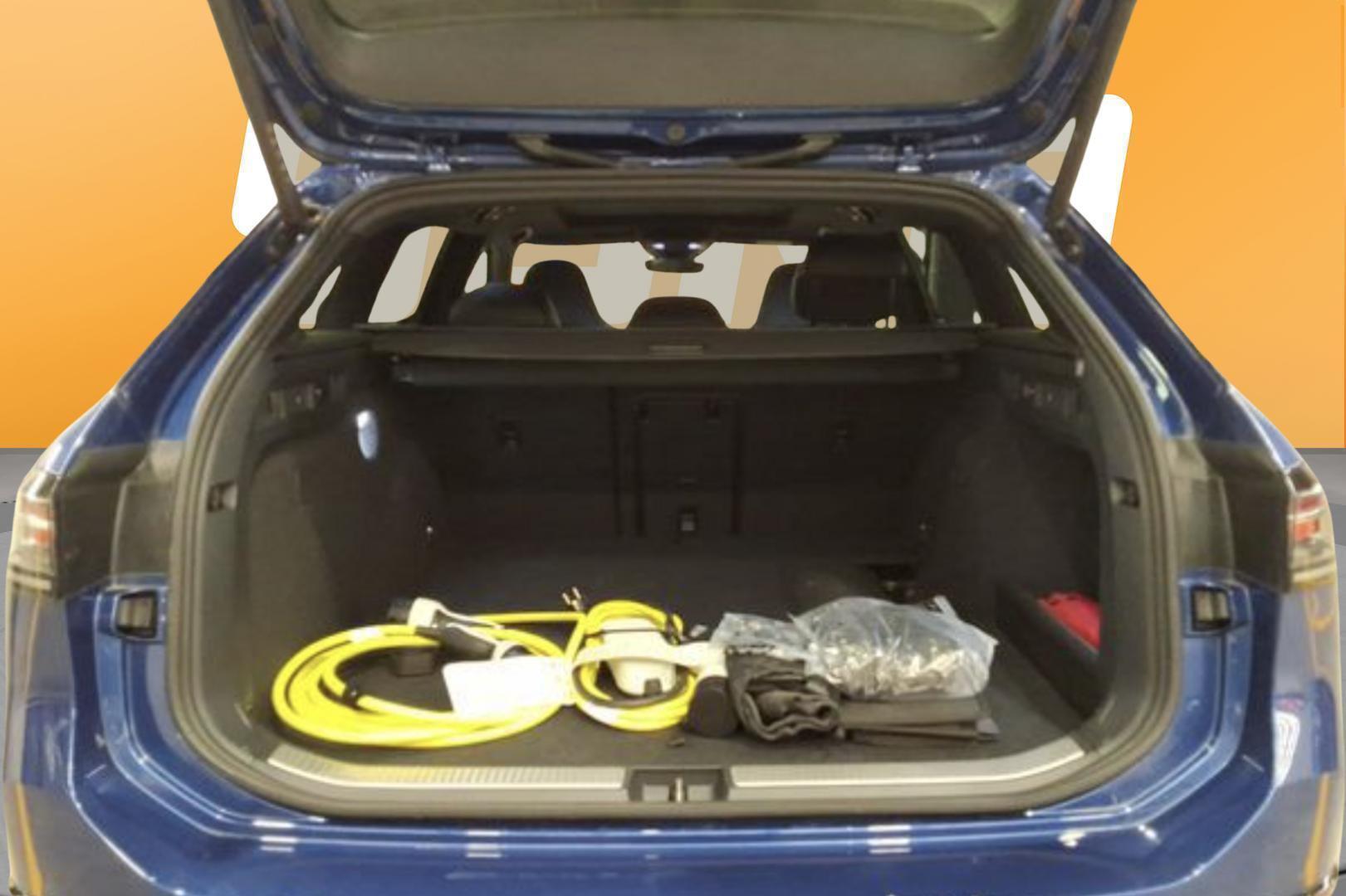 VOLKSWAGEN Passat 2025