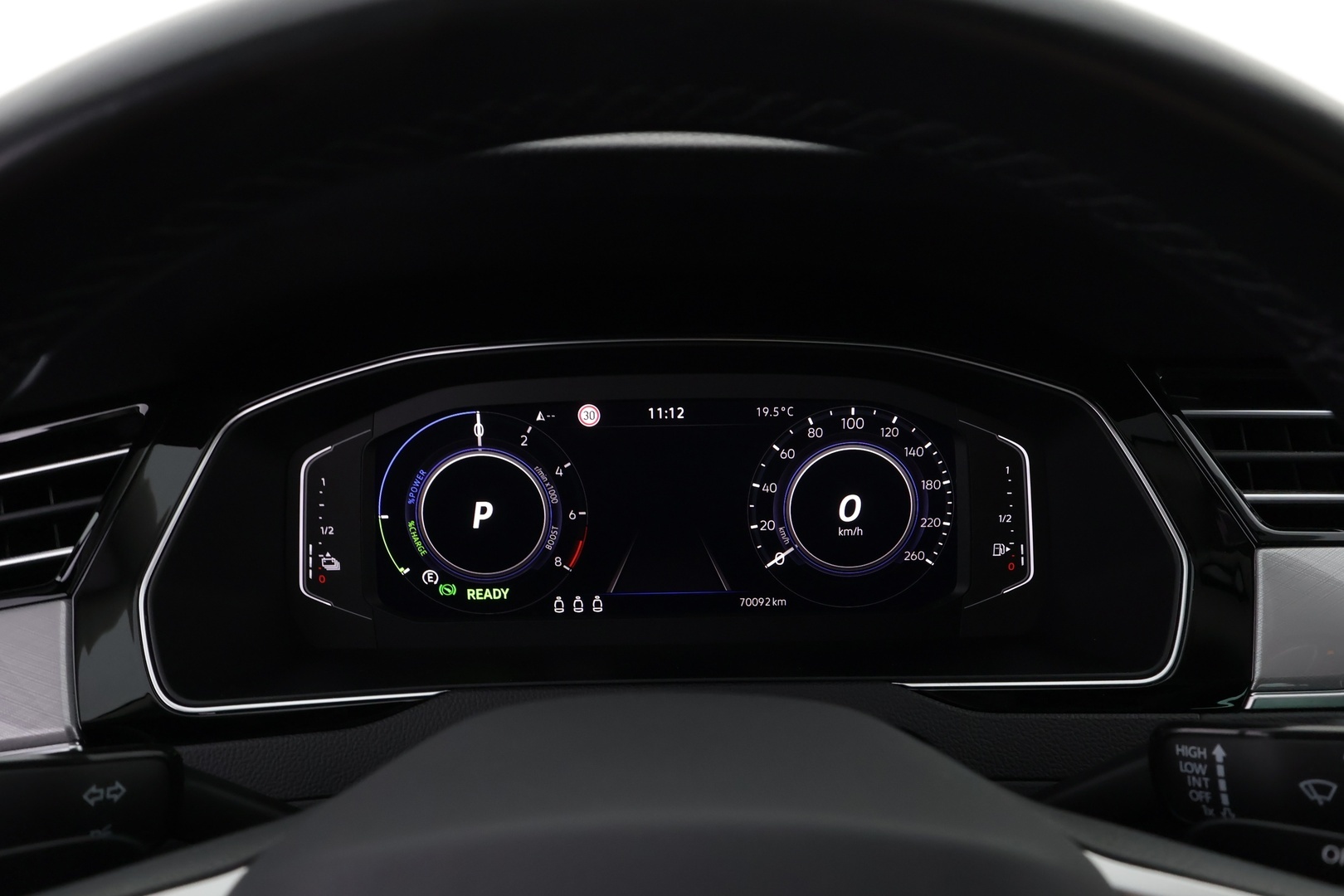 VOLKSWAGEN Passat 2023