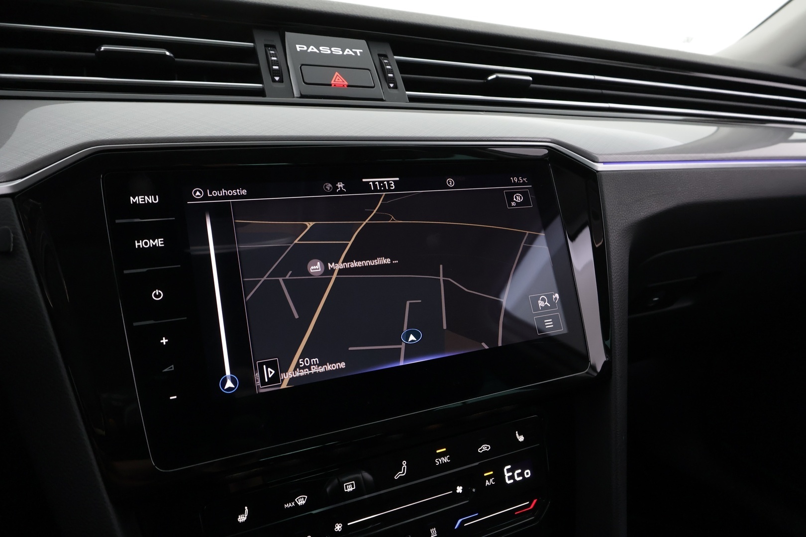 VOLKSWAGEN Passat 2023
