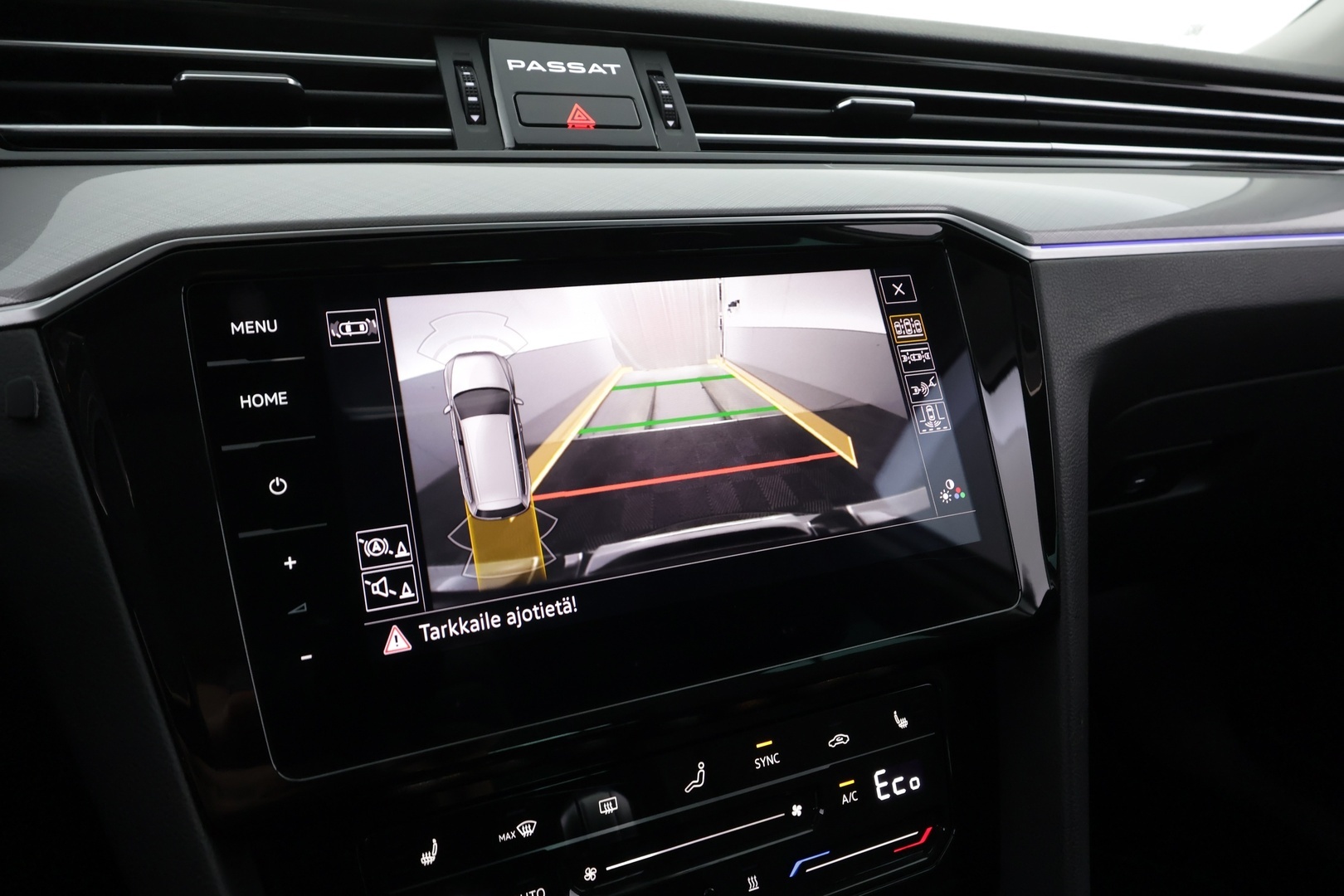 VOLKSWAGEN Passat 2023