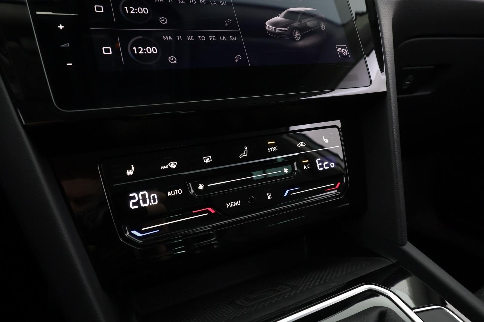 VOLKSWAGEN Passat 2023