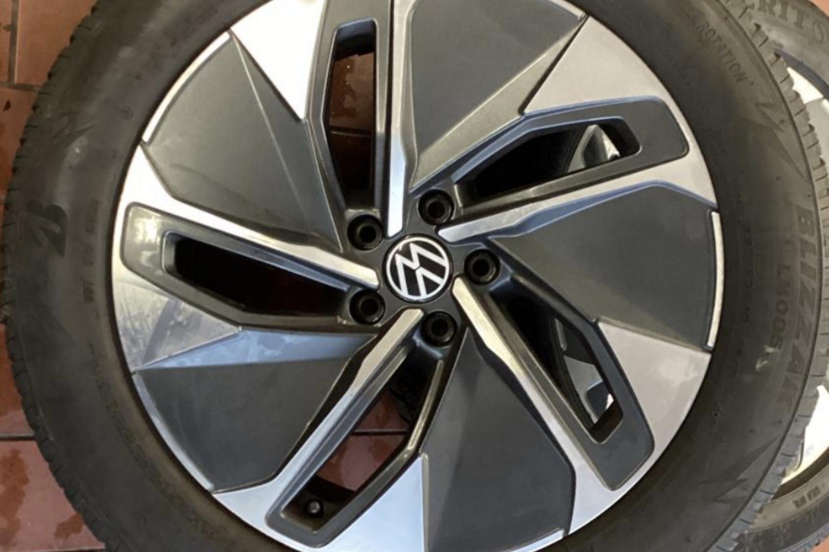 VOLKSWAGEN ID.4 2023