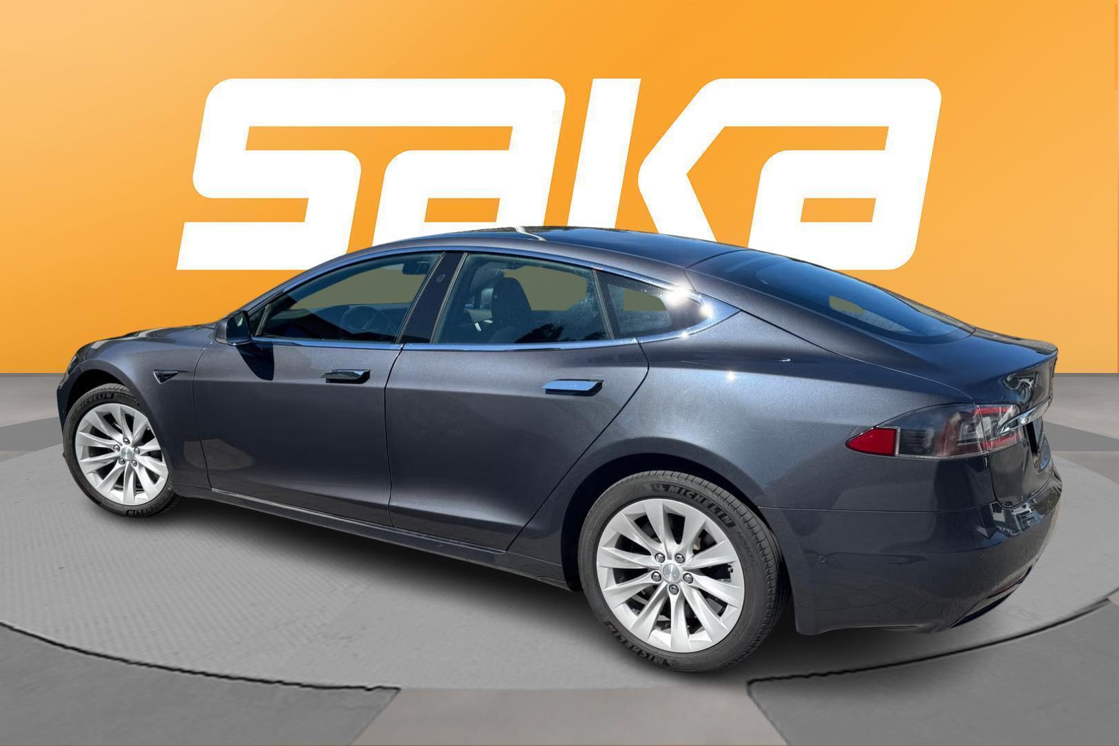 TESLA Model S 2020