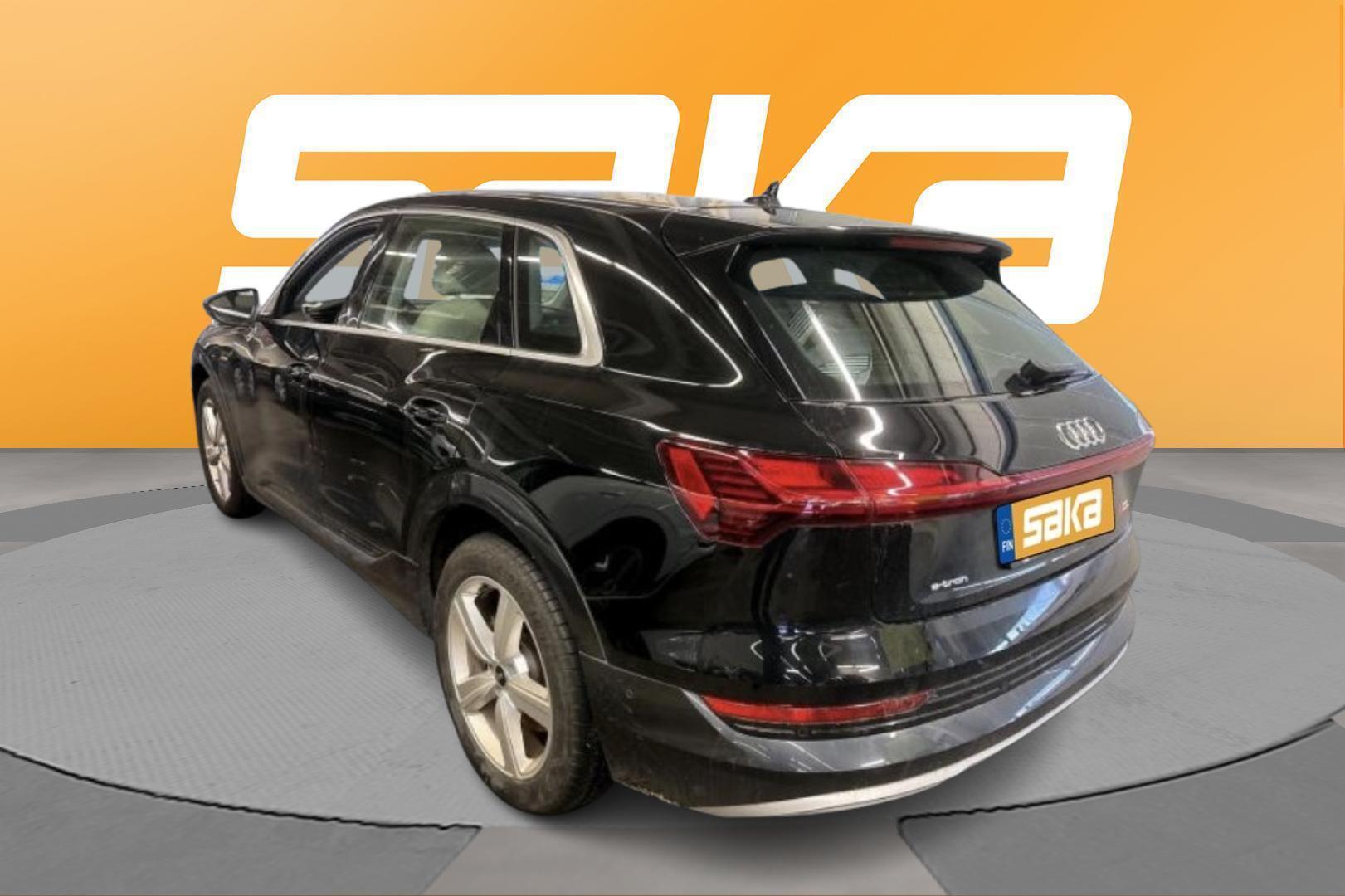 AUDI e-tron 2023