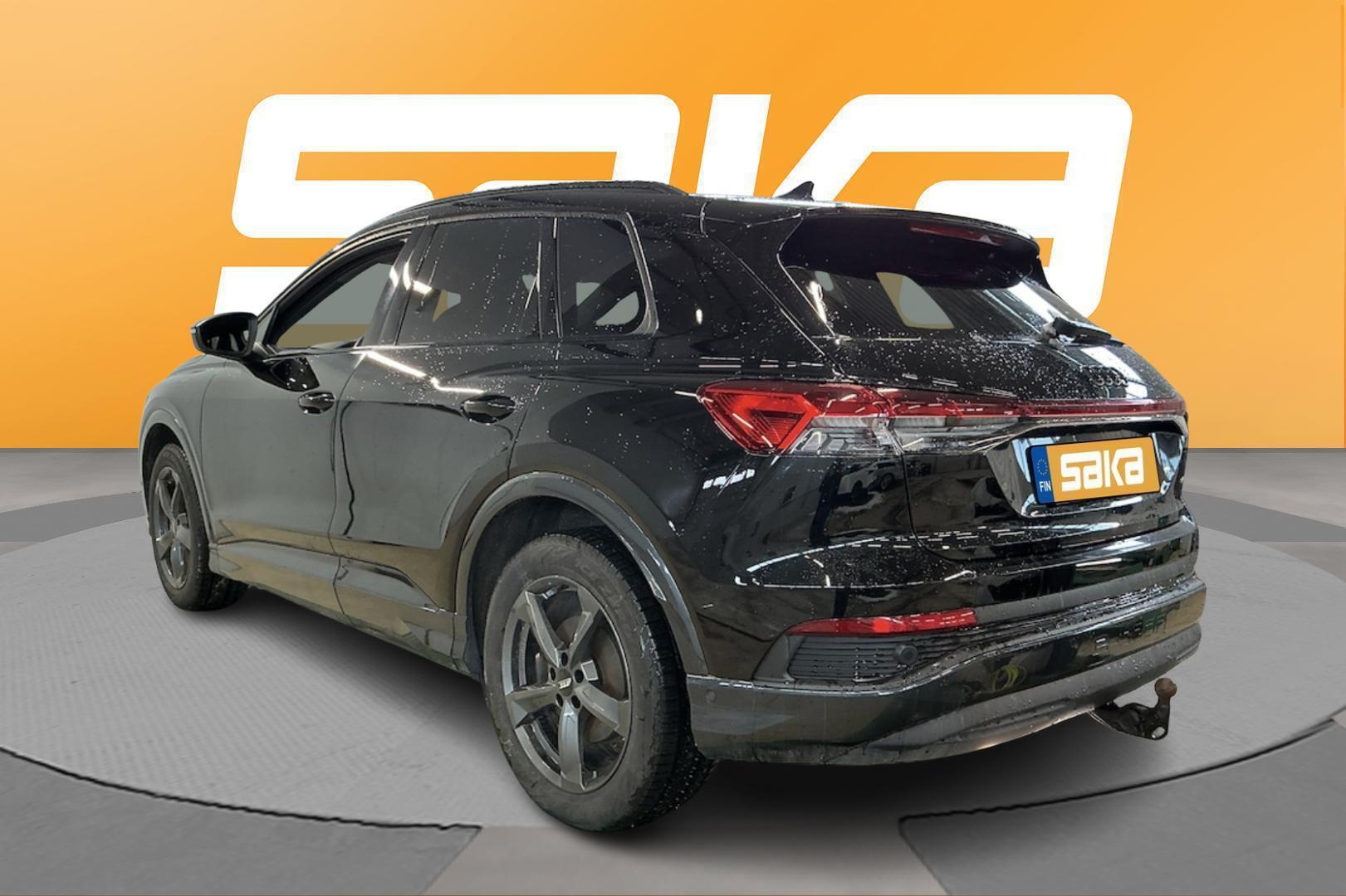 AUDI Q4 e-tron 2025
