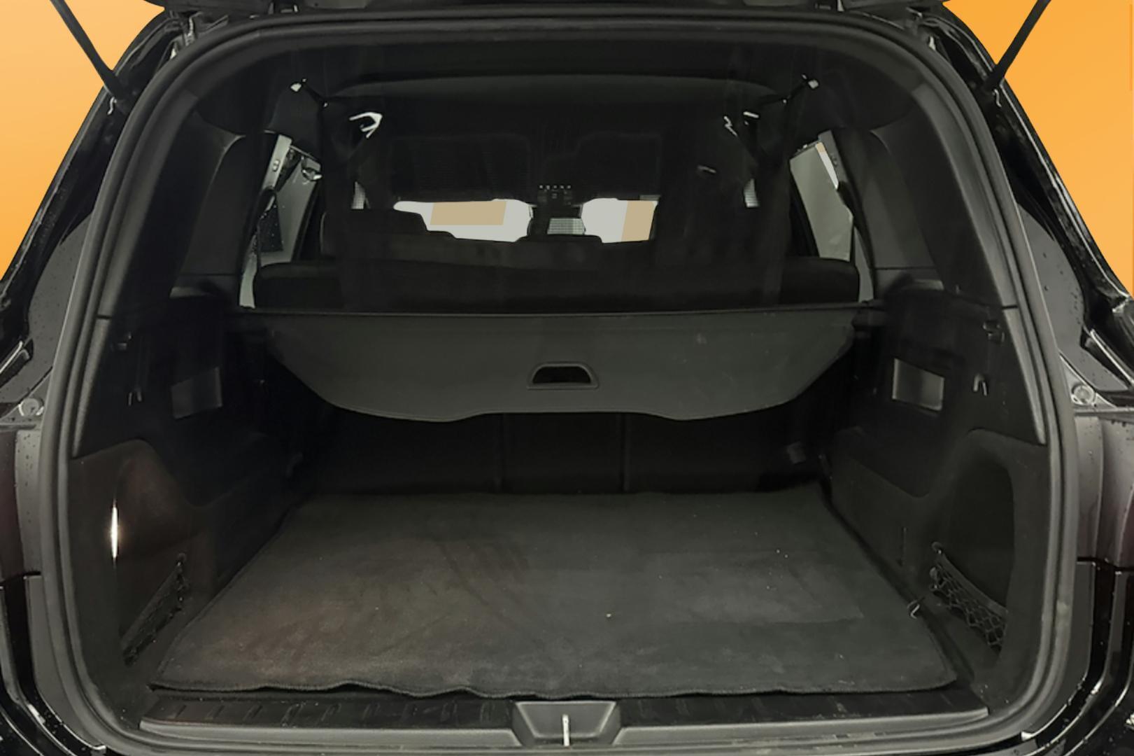 MERCEDES-BENZ GLB 2023