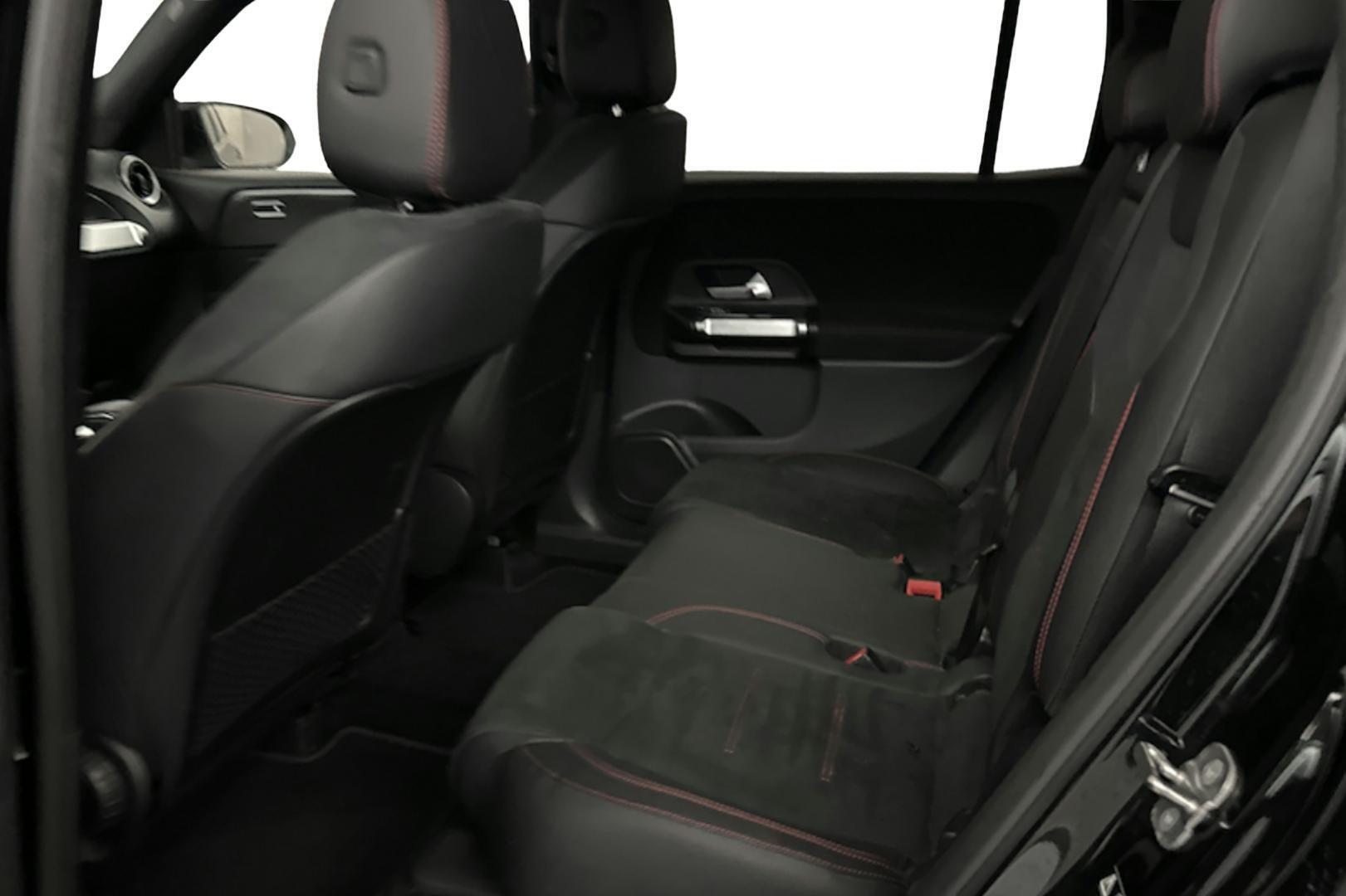 MERCEDES-BENZ GLB 2023