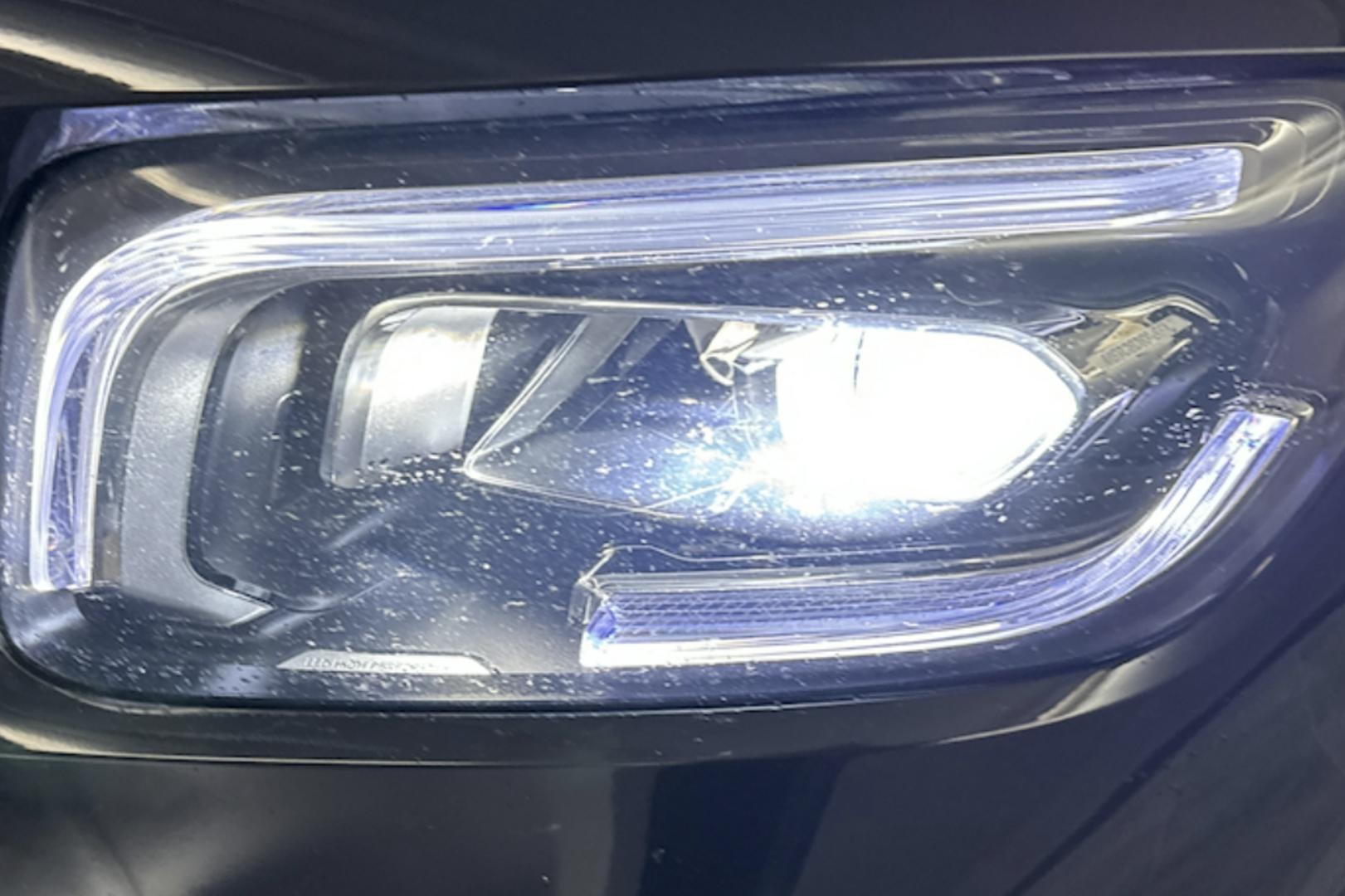 MERCEDES-BENZ GLB 2023