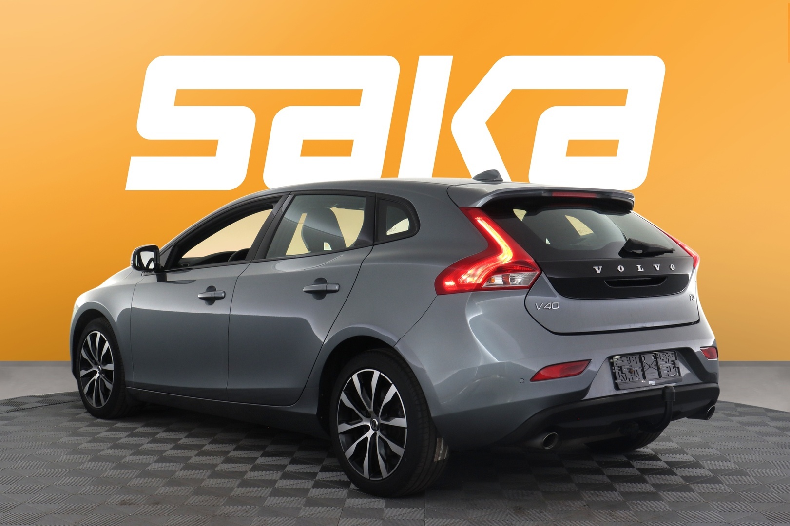 VOLVO V40 2019