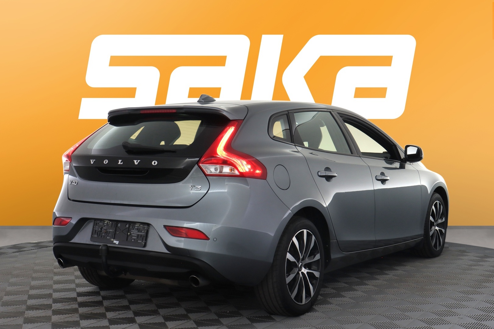 VOLVO V40 2019
