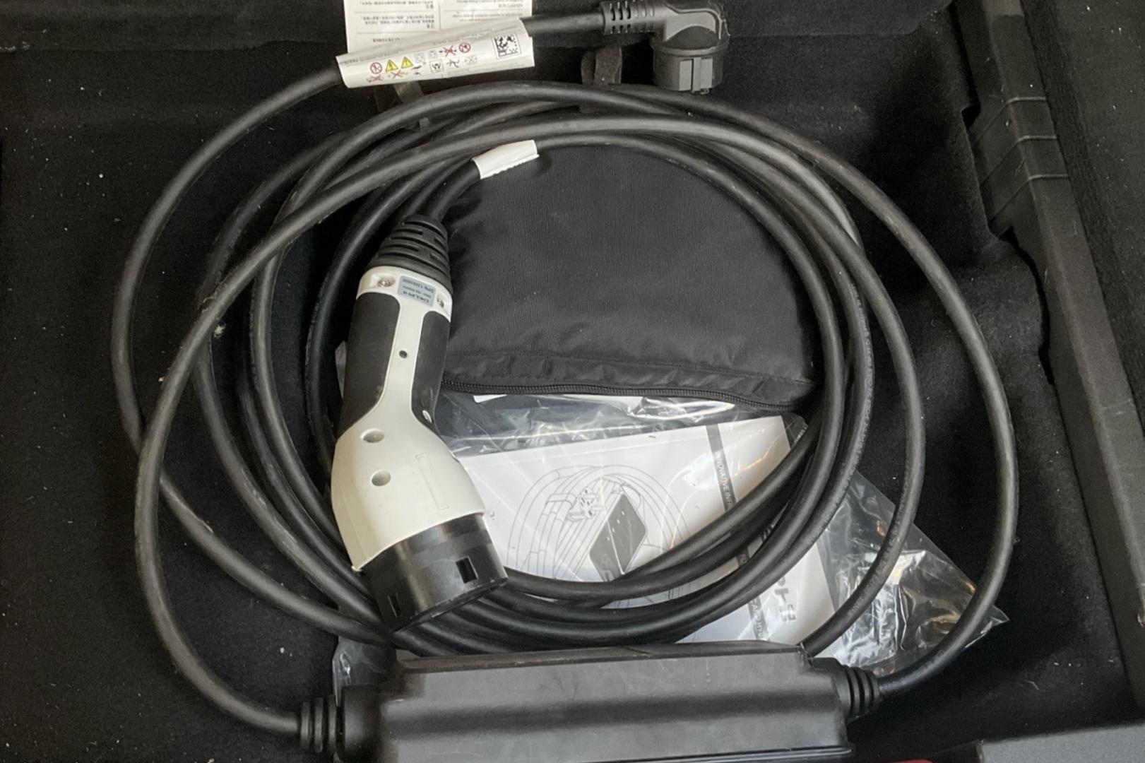 MERCEDES-BENZ E 2021