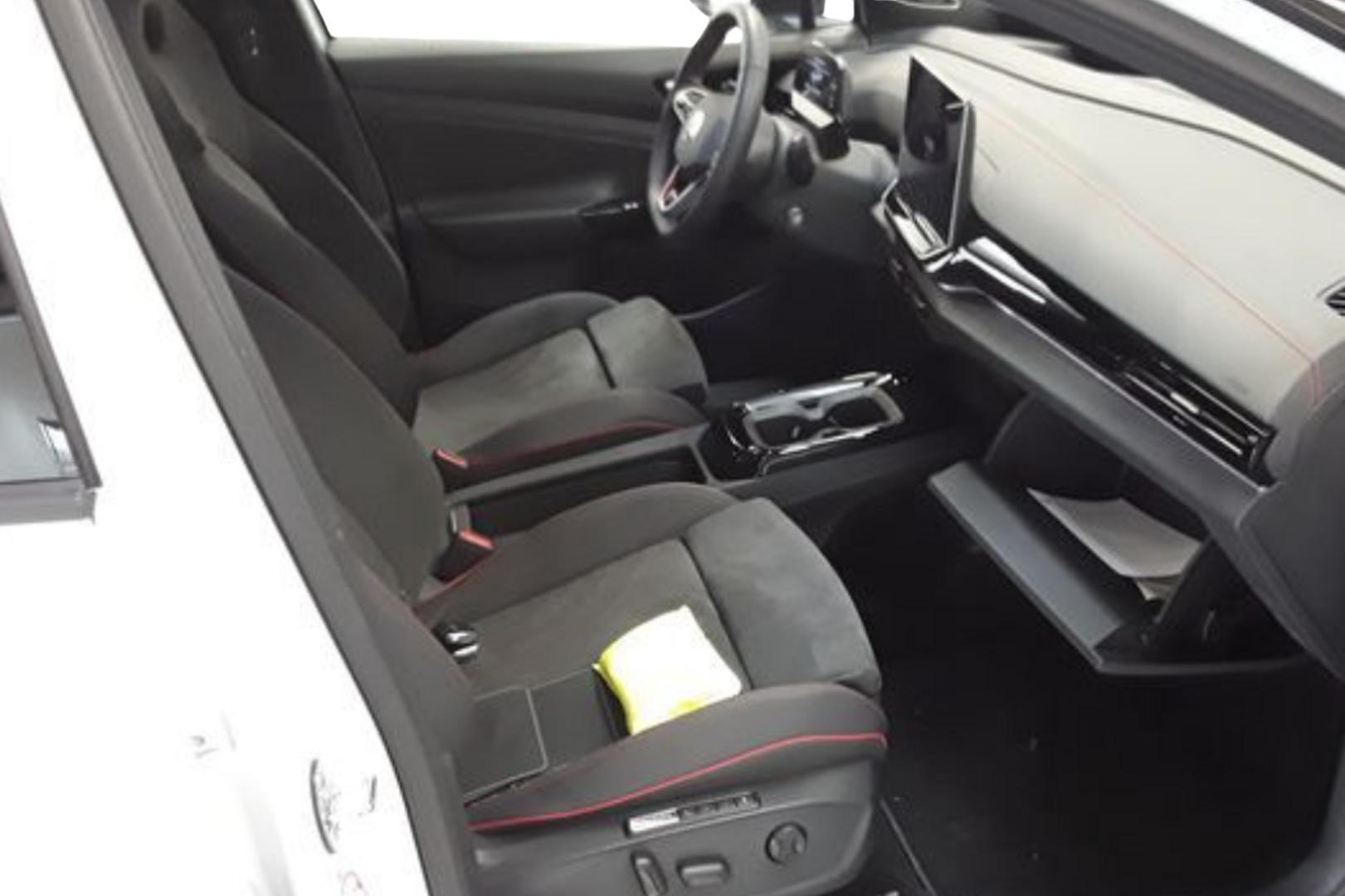 VOLKSWAGEN ID.5 2025