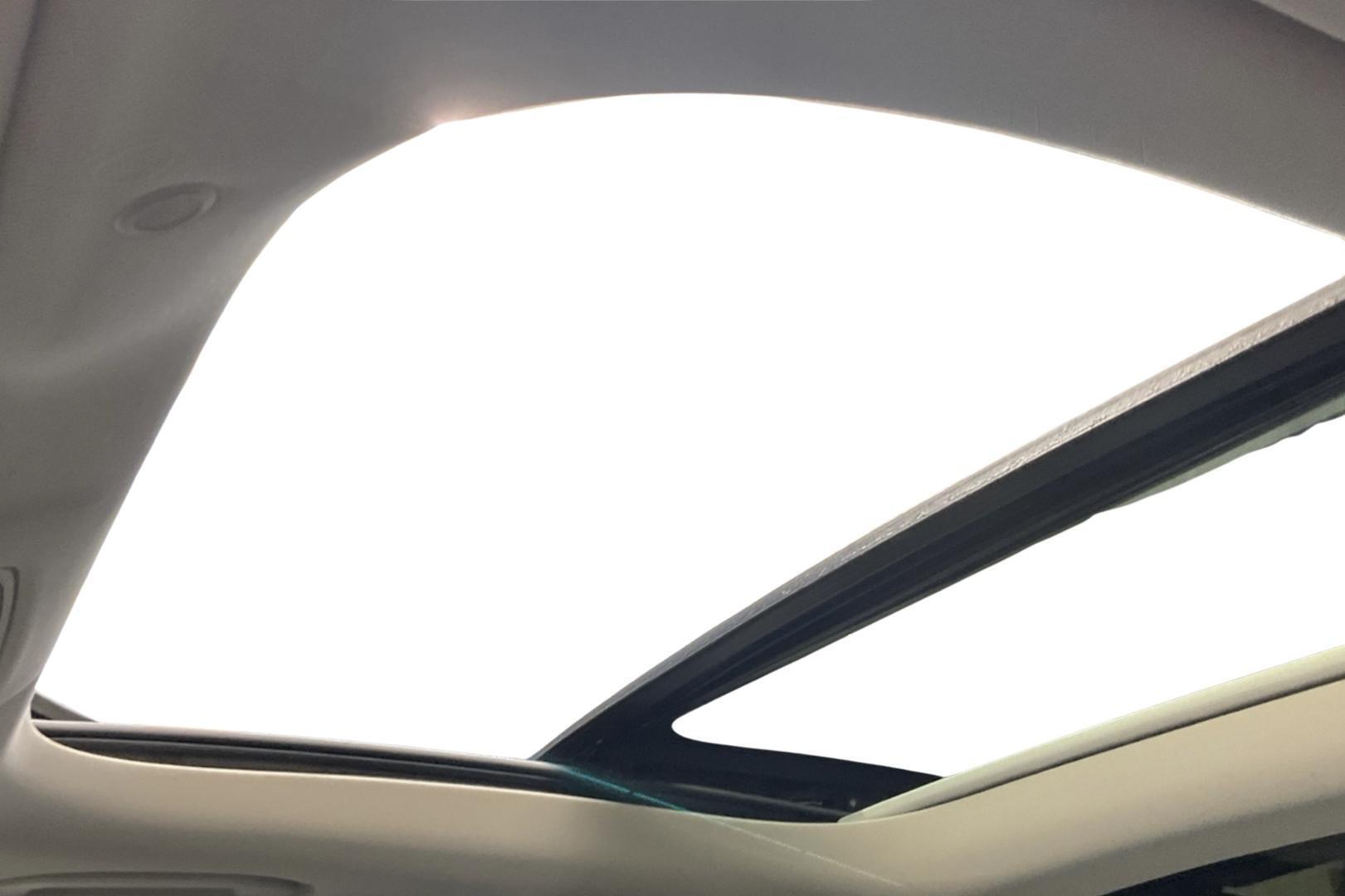 MERCEDES-BENZ E 2022