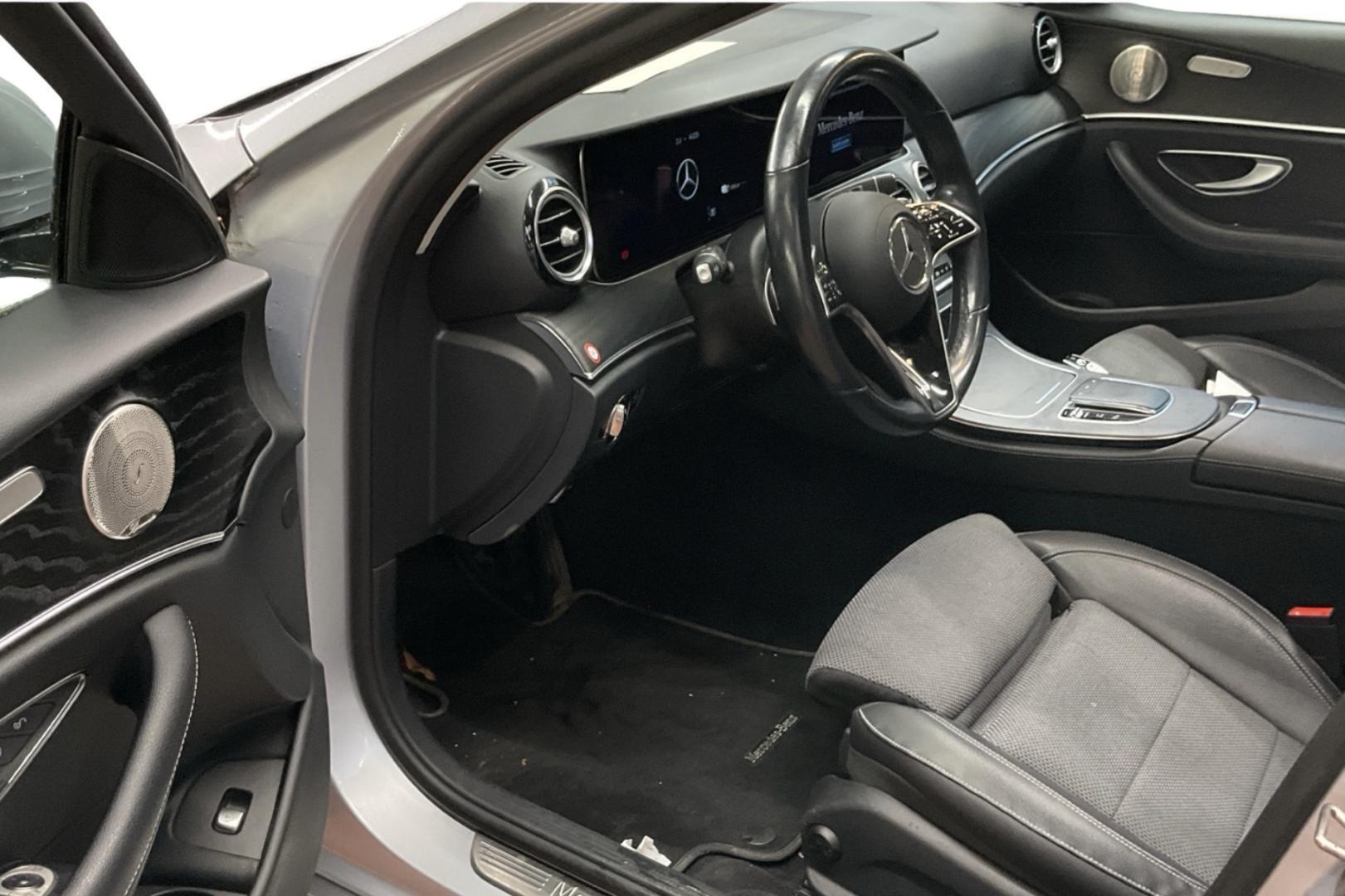 MERCEDES-BENZ E 2022