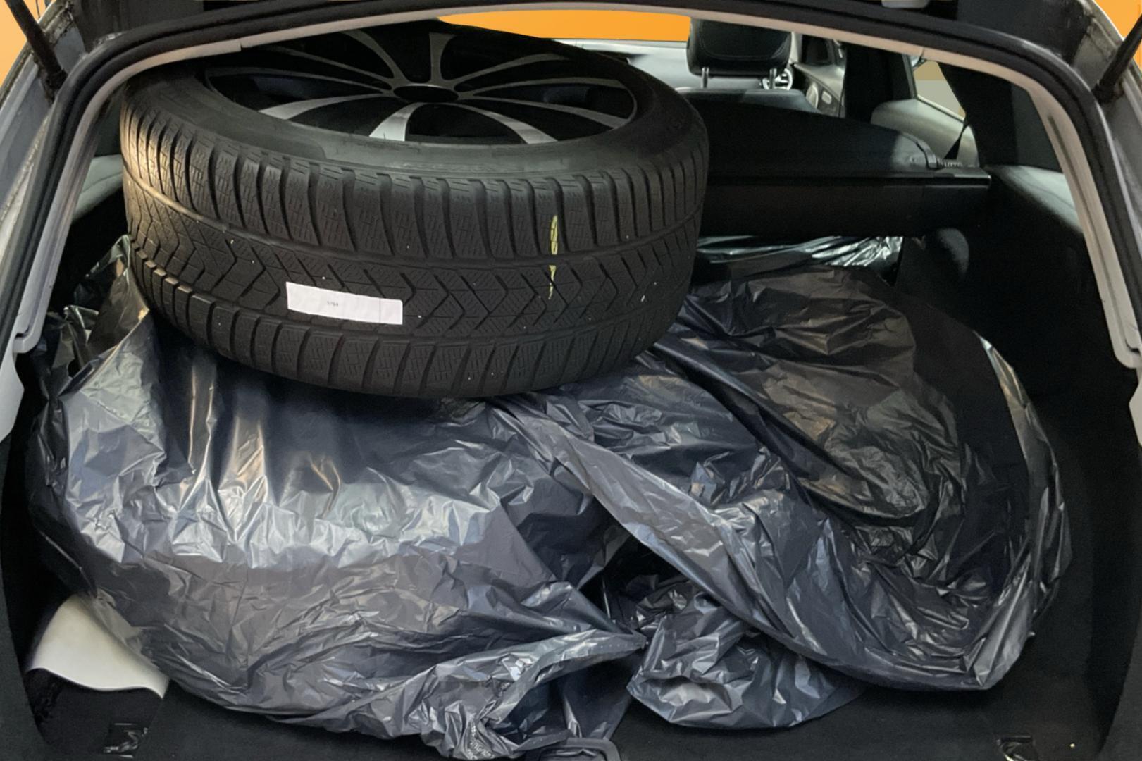 MERCEDES-BENZ E 2022