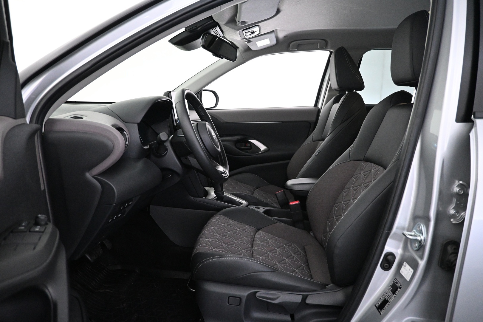 TOYOTA Yaris Cross 2024