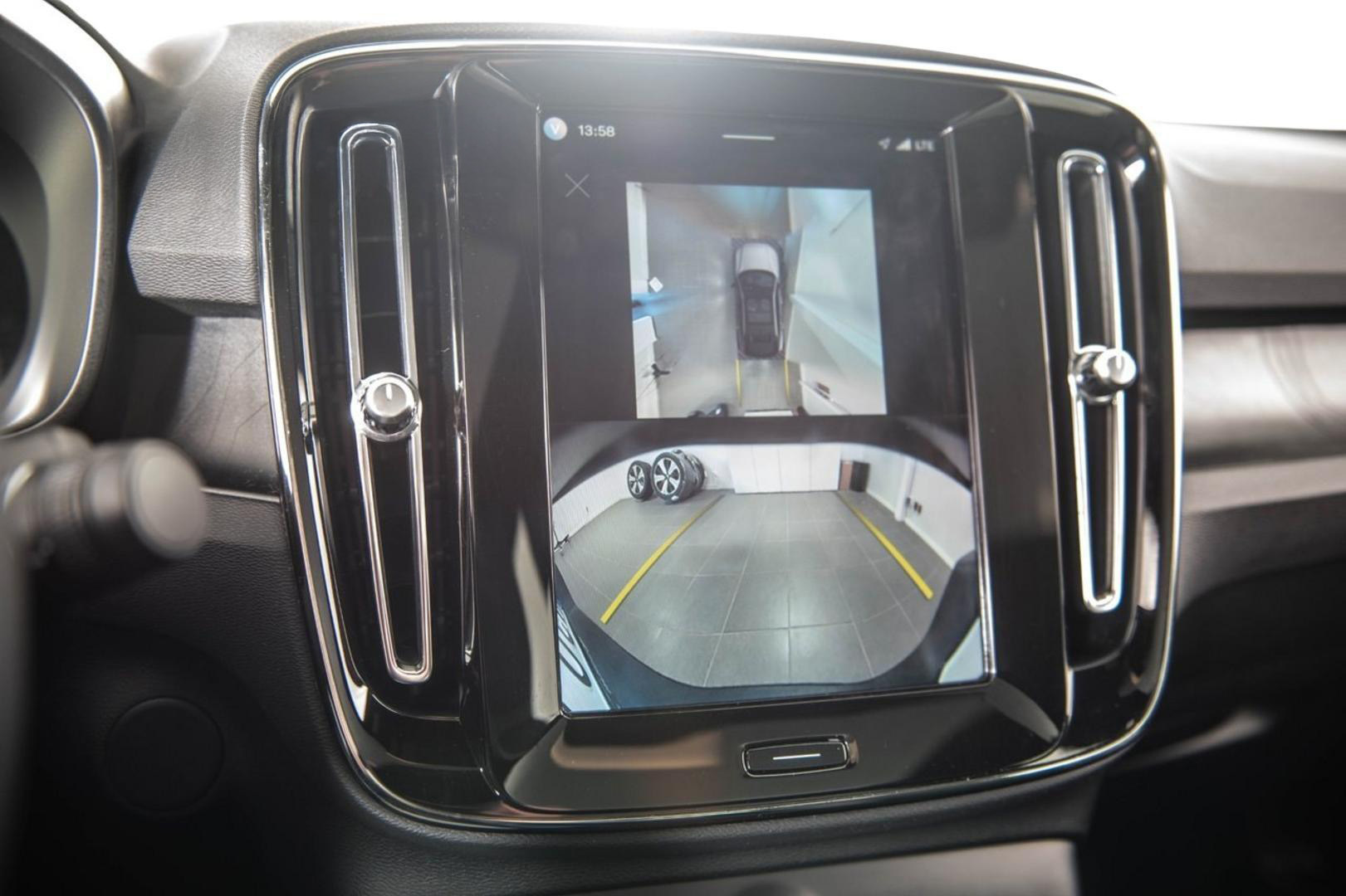 VOLVO C40 2024