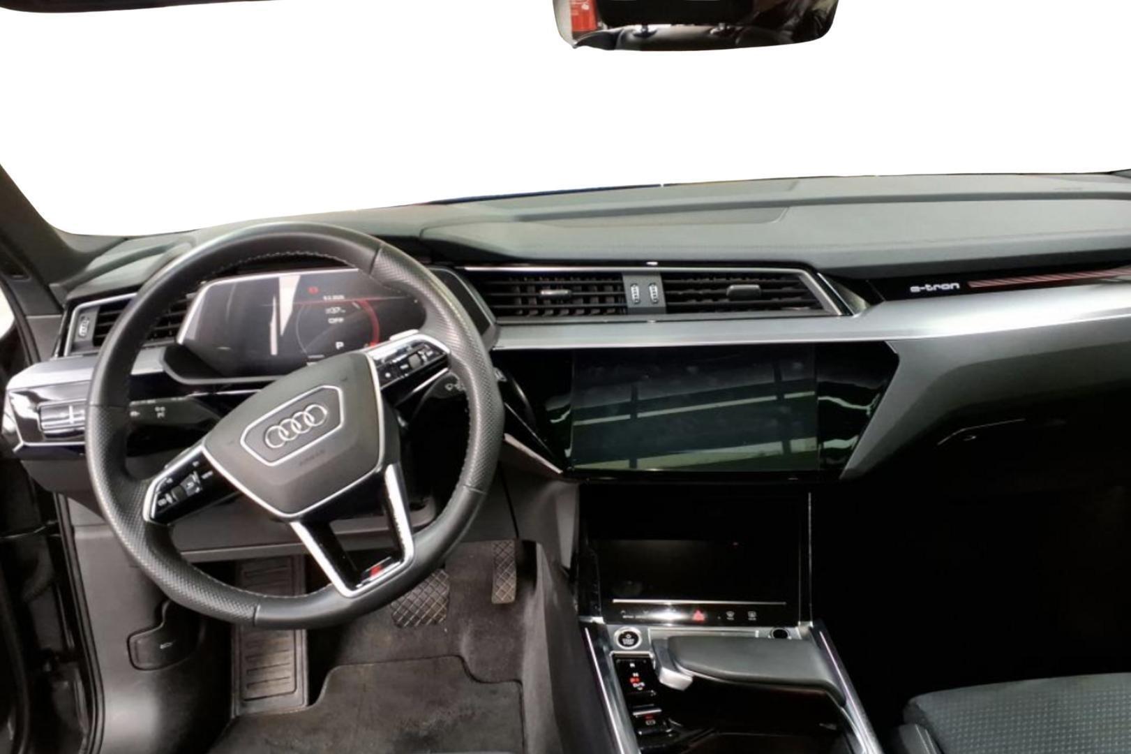 AUDI e-tron 2022