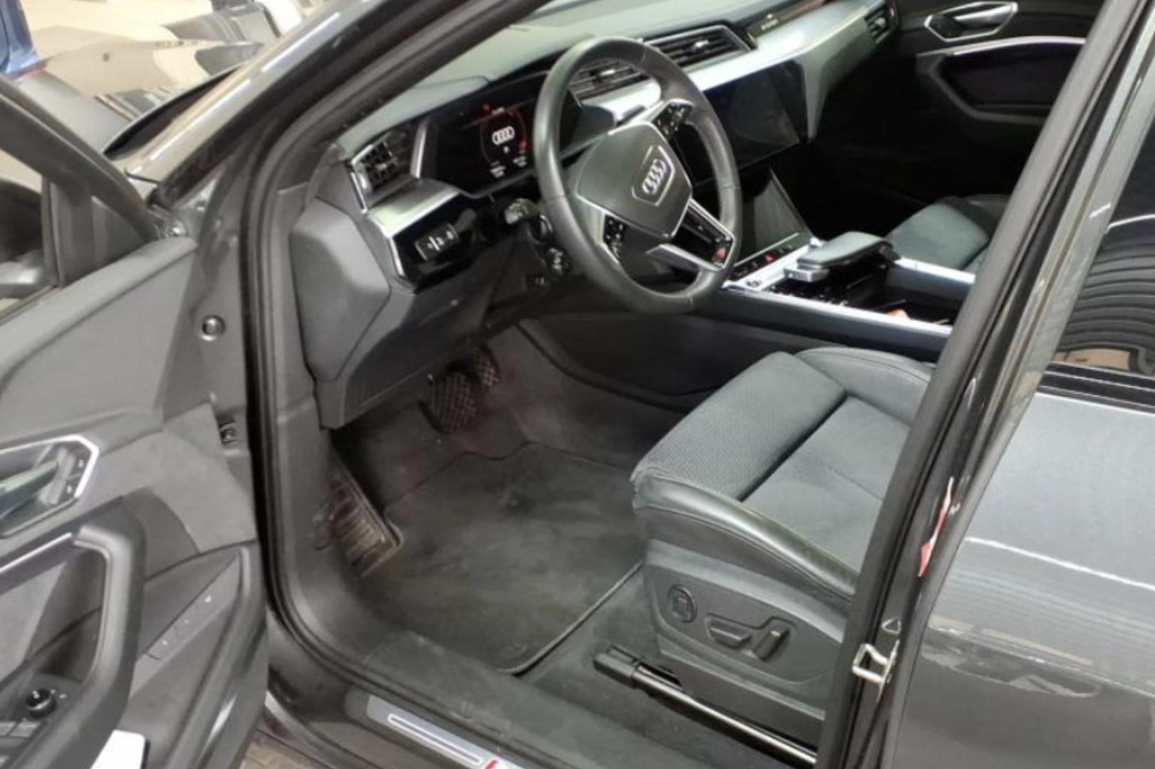 AUDI e-tron 2022