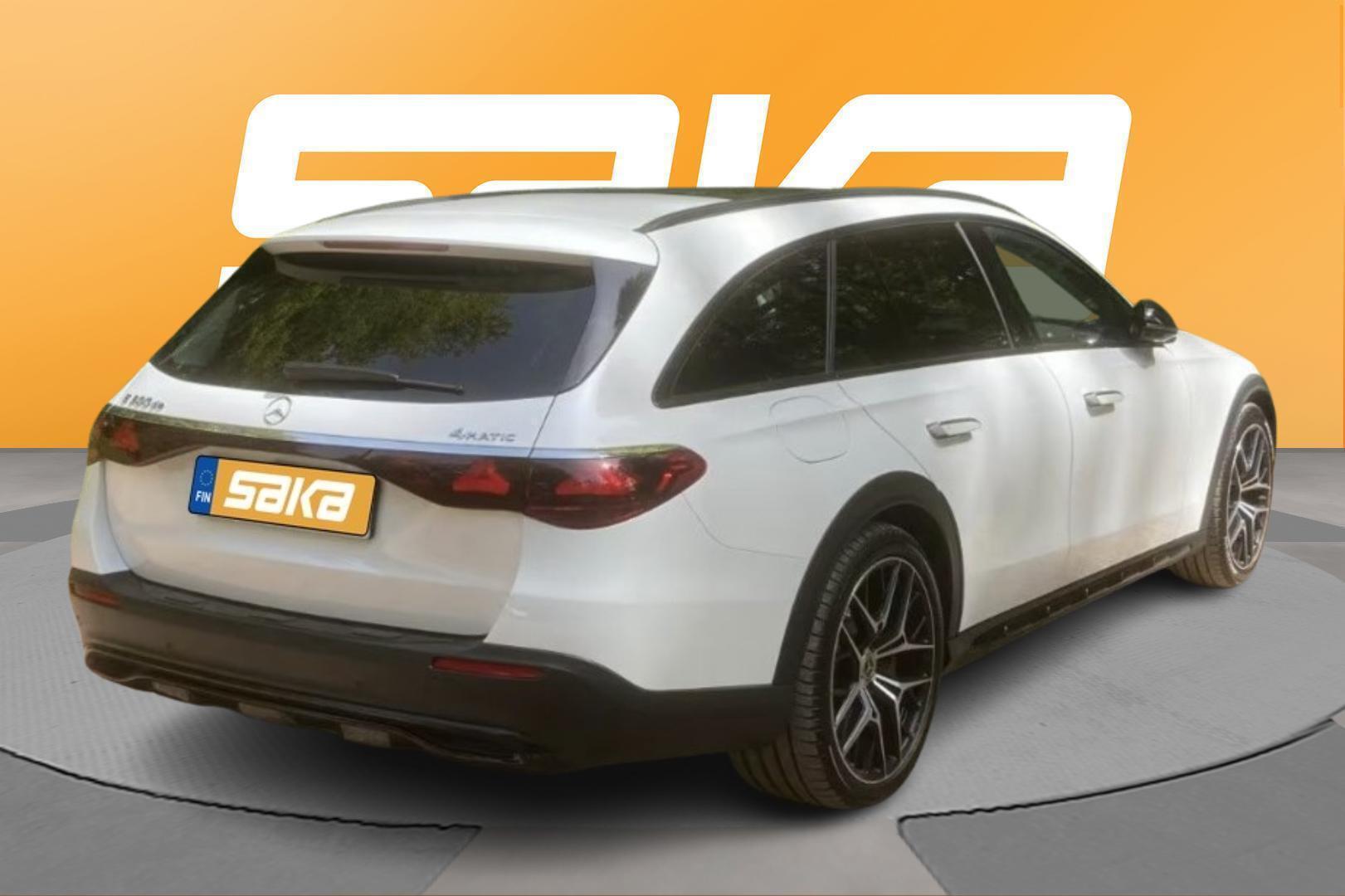 MERCEDES-BENZ E 2025