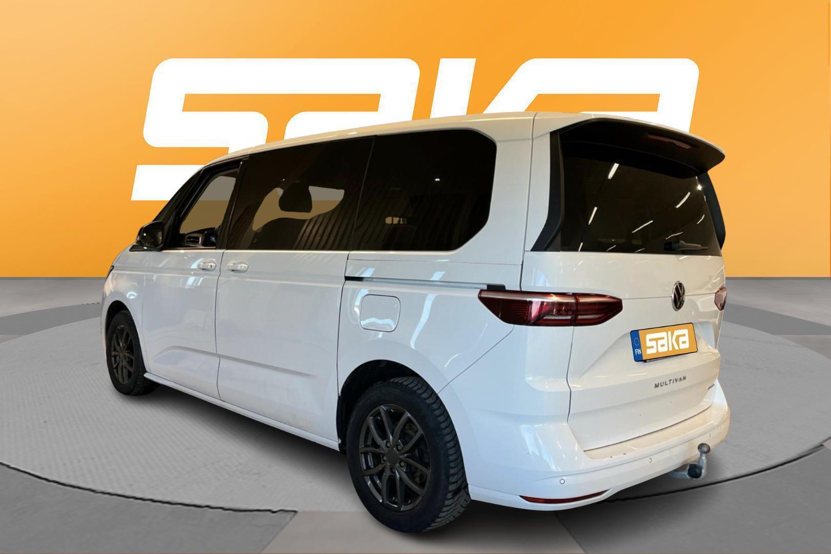 VOLKSWAGEN Multivan 2023