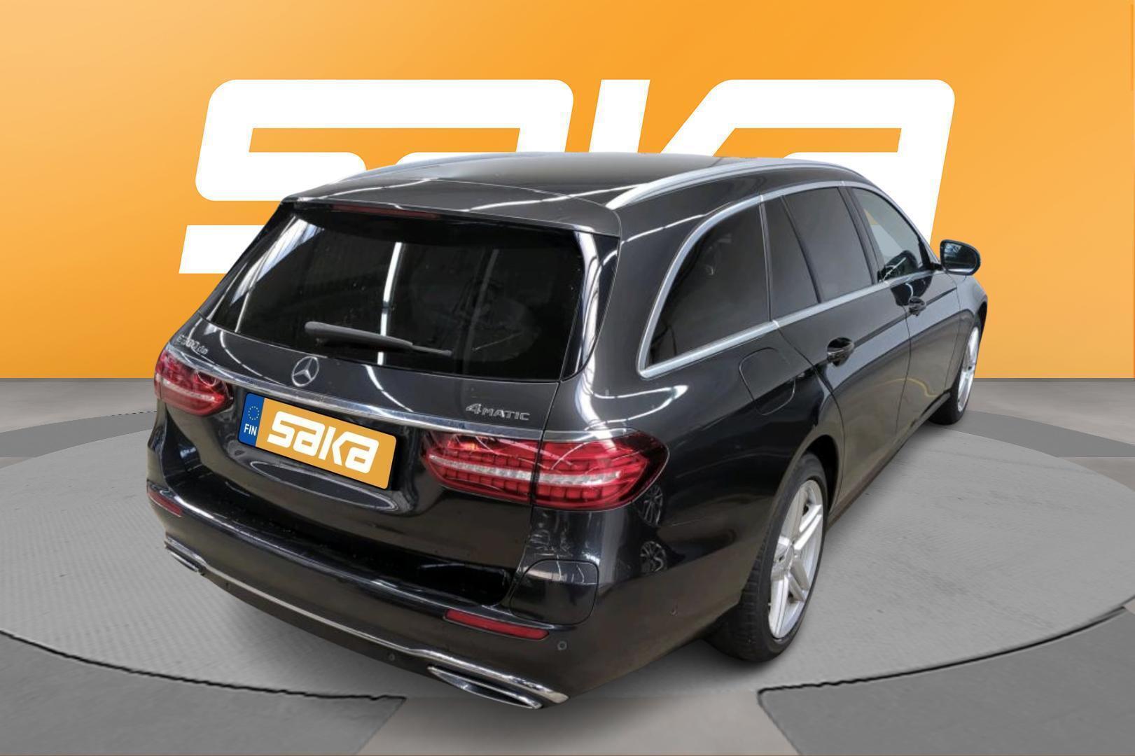 MERCEDES-BENZ E 2021