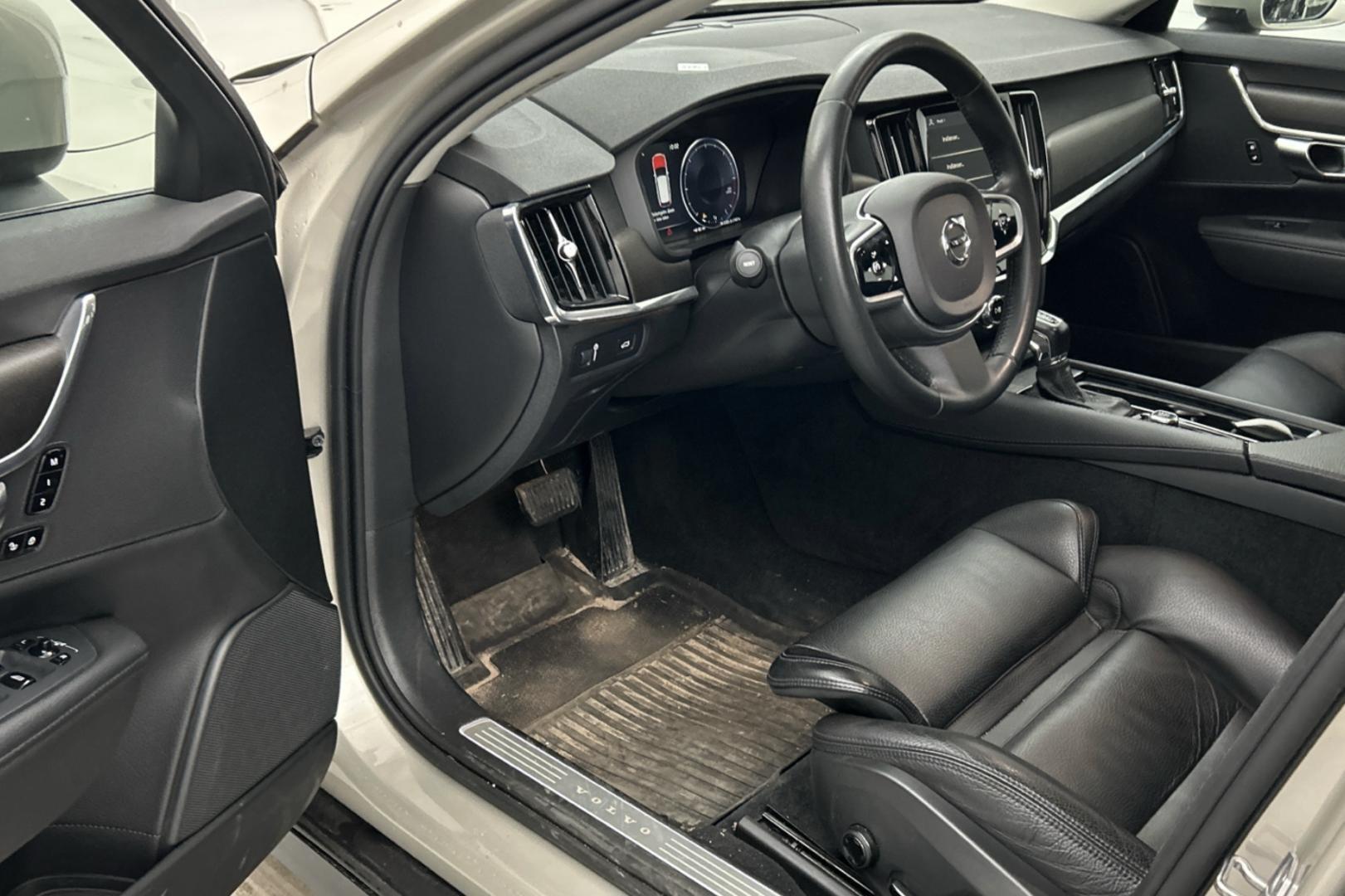 VOLVO V90 Cross Country 2018