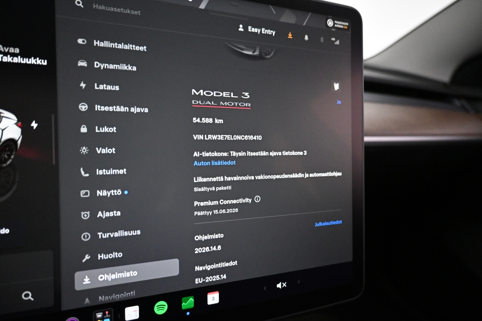 TESLA Model 3 2022