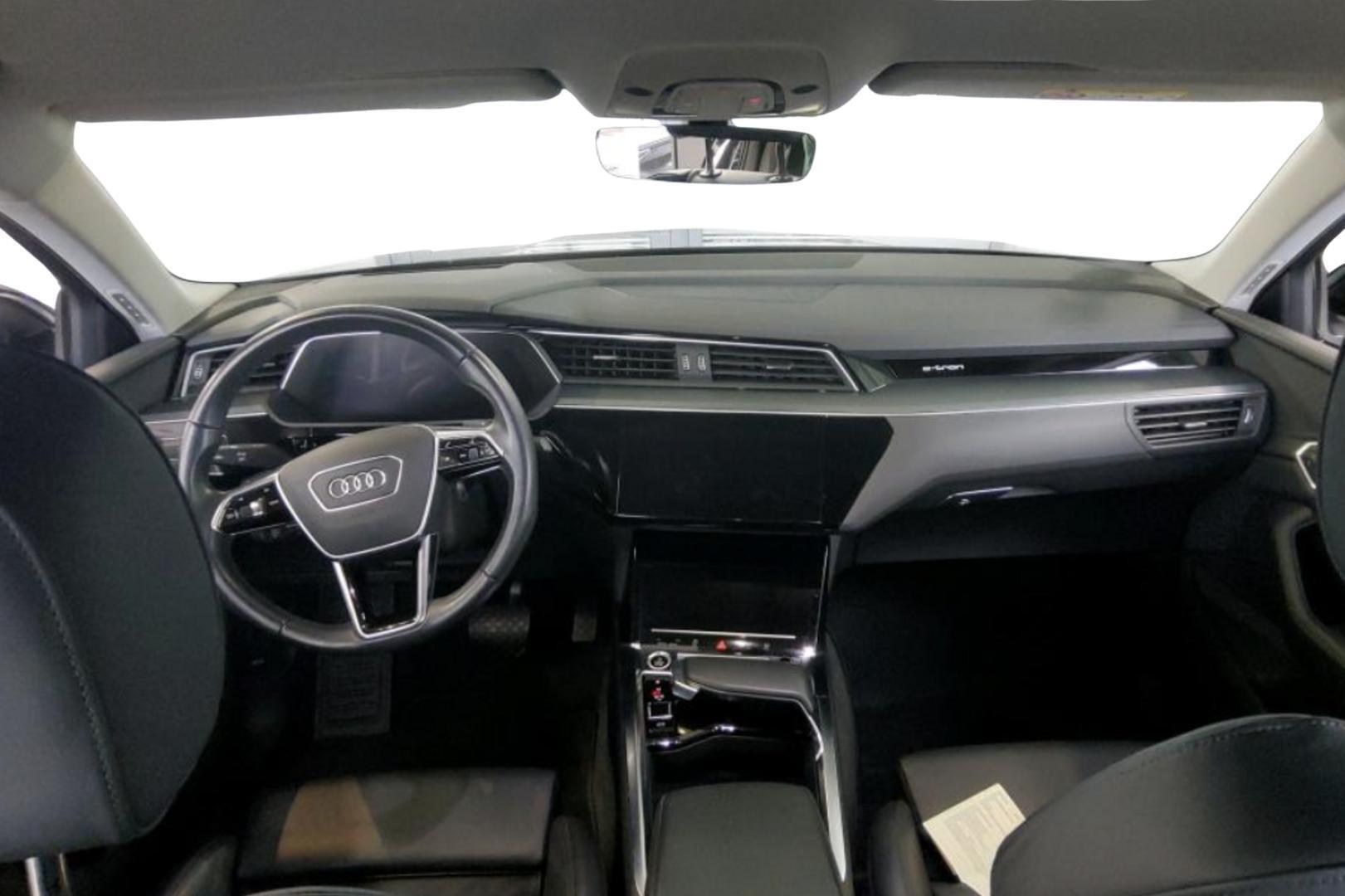 AUDI e-tron 2023