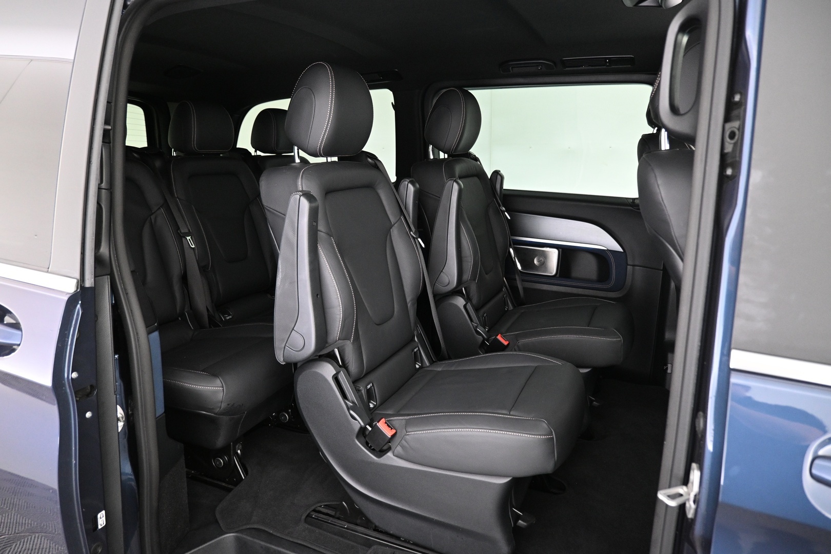 MERCEDES-BENZ EQV 2025