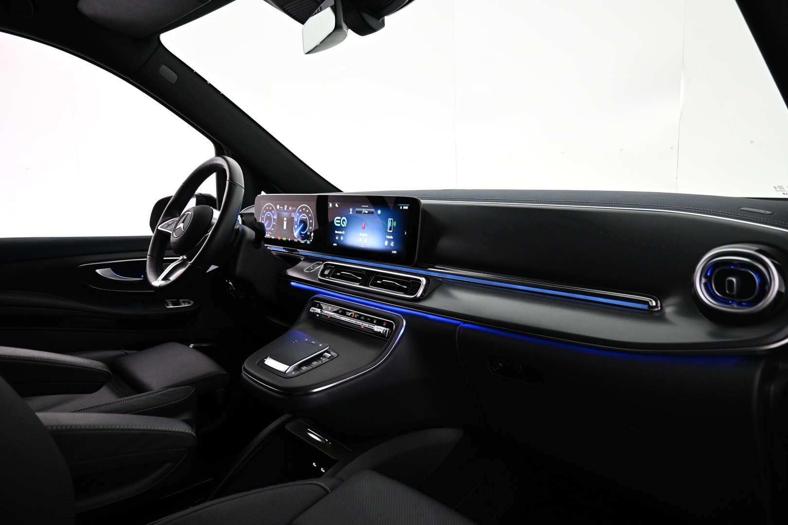 MERCEDES-BENZ EQV 2025