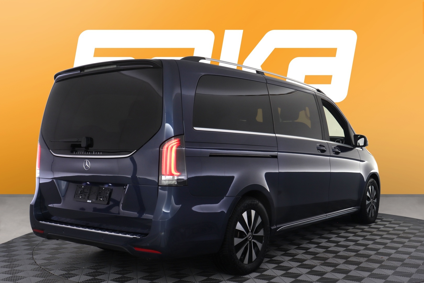 MERCEDES-BENZ EQV 2025