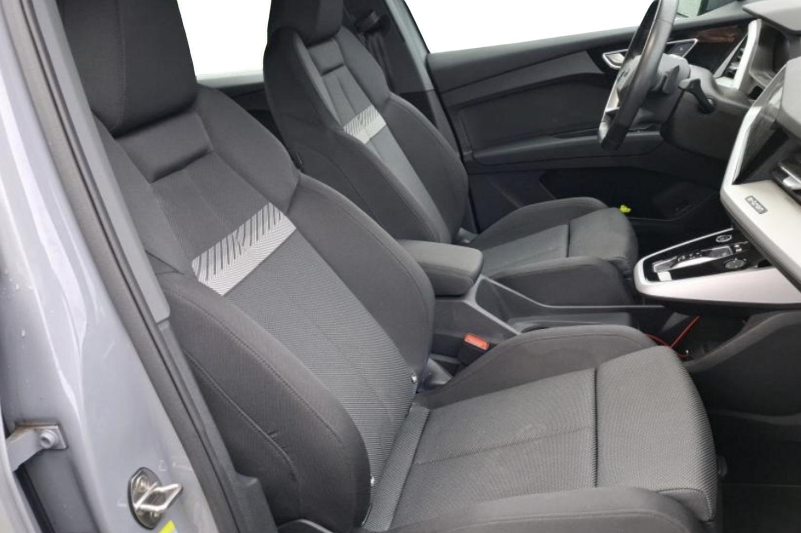 AUDI Q4 e-tron 2024