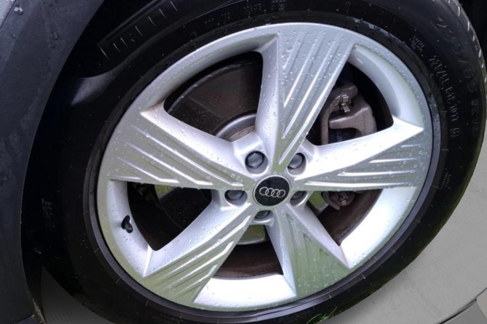 AUDI Q4 e-tron 2024